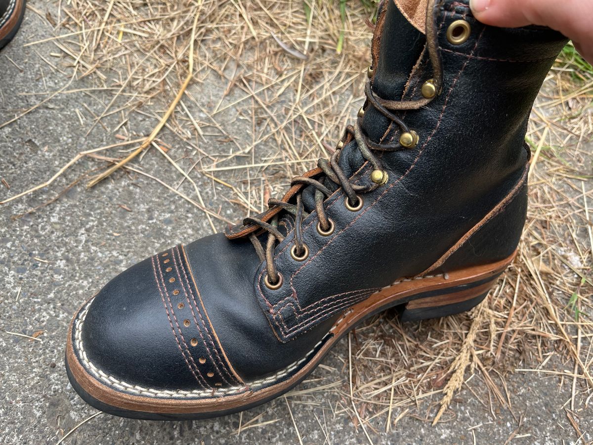 Photo by loralrose on August 11, 2024 of the Wesco Warren Boot in Horween Navy Waxed Flesh.