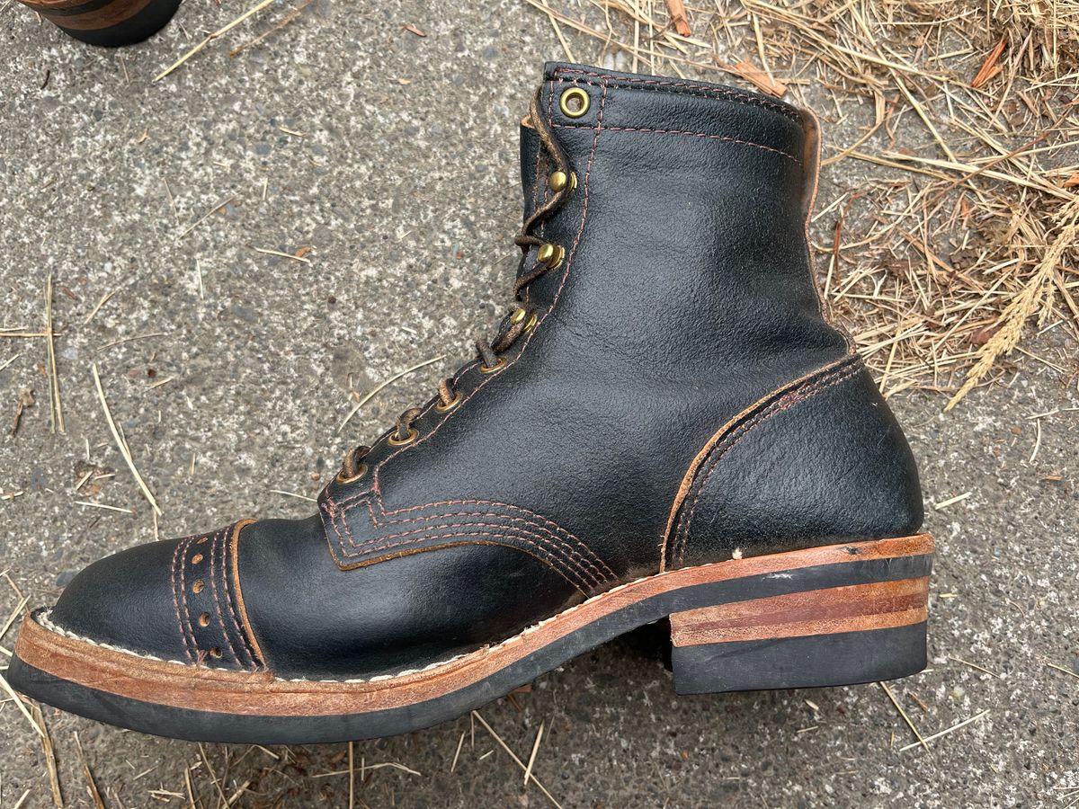 Photo by loralrose on August 11, 2024 of the Wesco Warren Boot in Horween Navy Waxed Flesh.