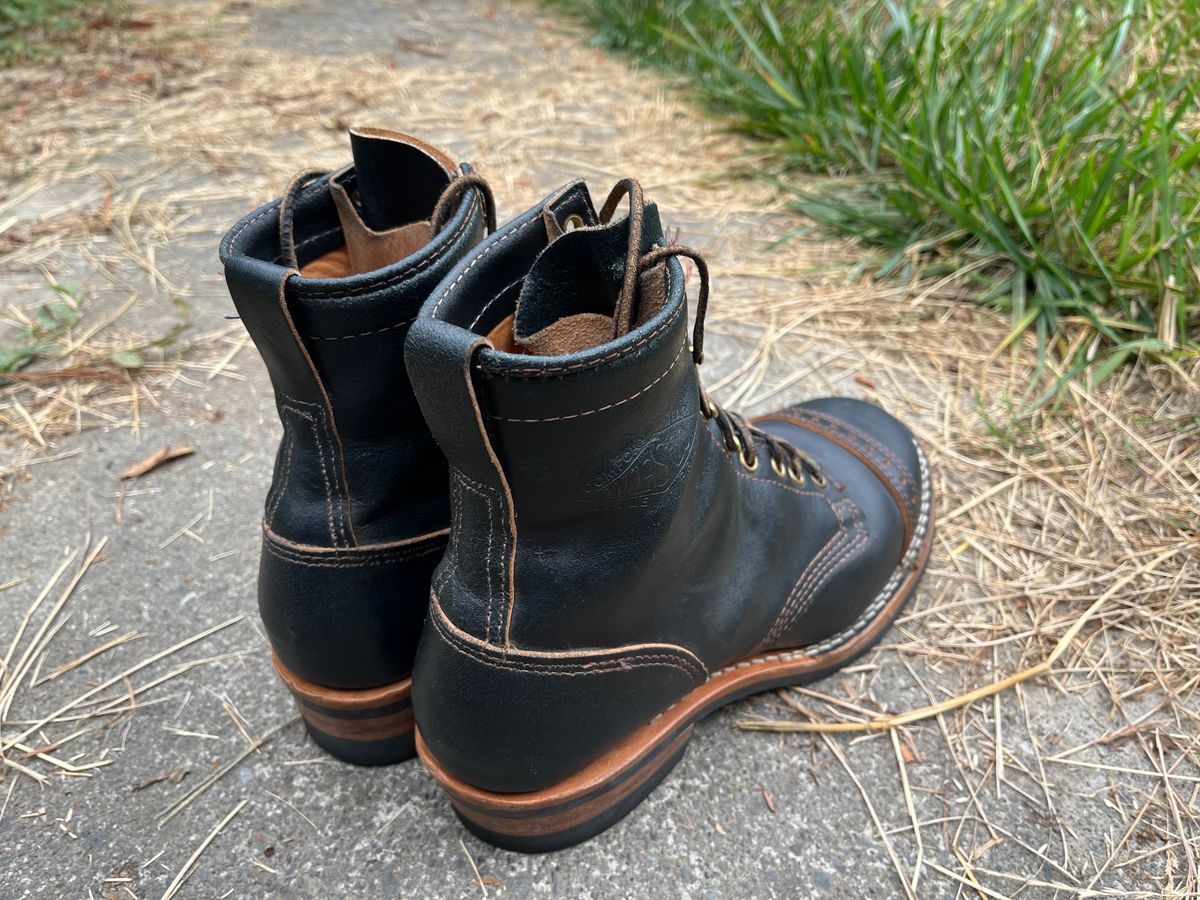 Photo by loralrose on August 11, 2024 of the Wesco Warren Boot in Horween Navy Waxed Flesh.