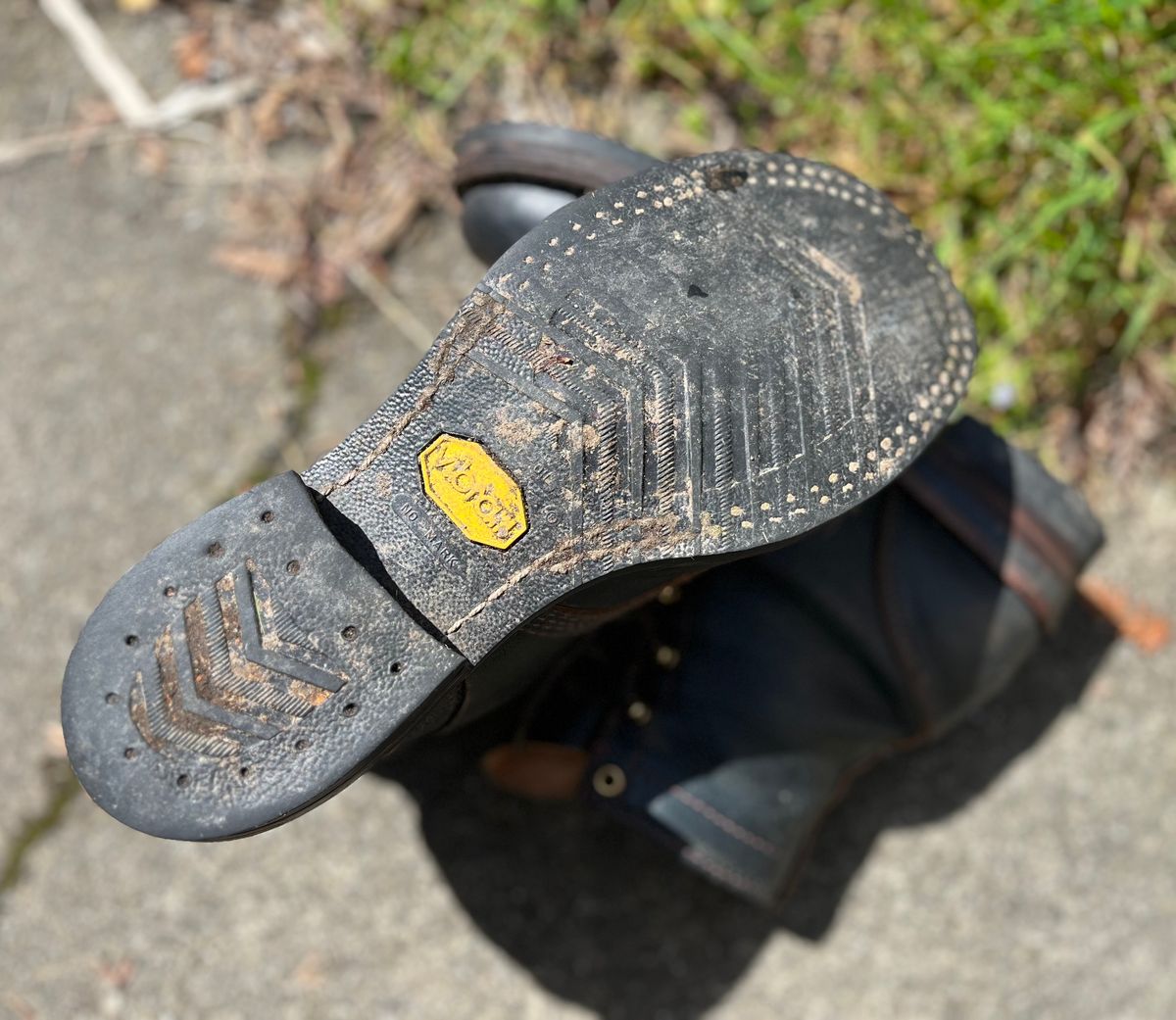 Photo by loralrose on March 23, 2025 of the Wesco Warren Boot in Horween Navy Waxed Flesh.