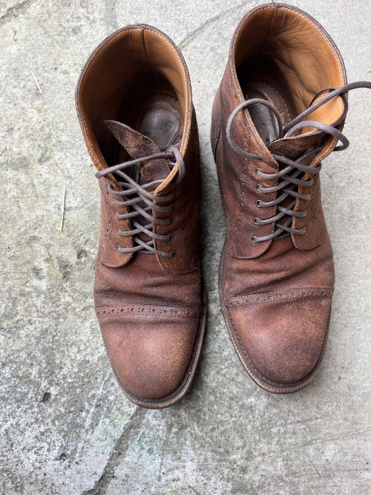 Photo by loralrose on June 2, 2024 of the Rider Boot Co. Irwin in Lo Stivale Olive Reverso Calf.