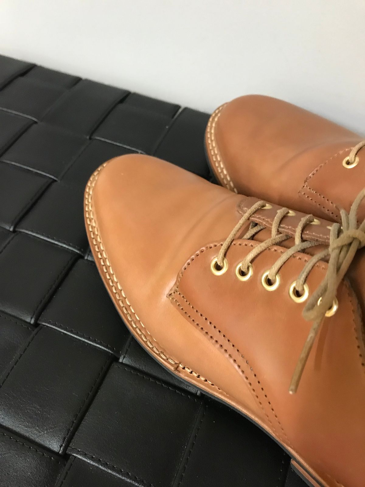 Photo by loralrose on December 11, 2019 of the Truman Derby in Horween Unglazed Natural Shell Cordovan.