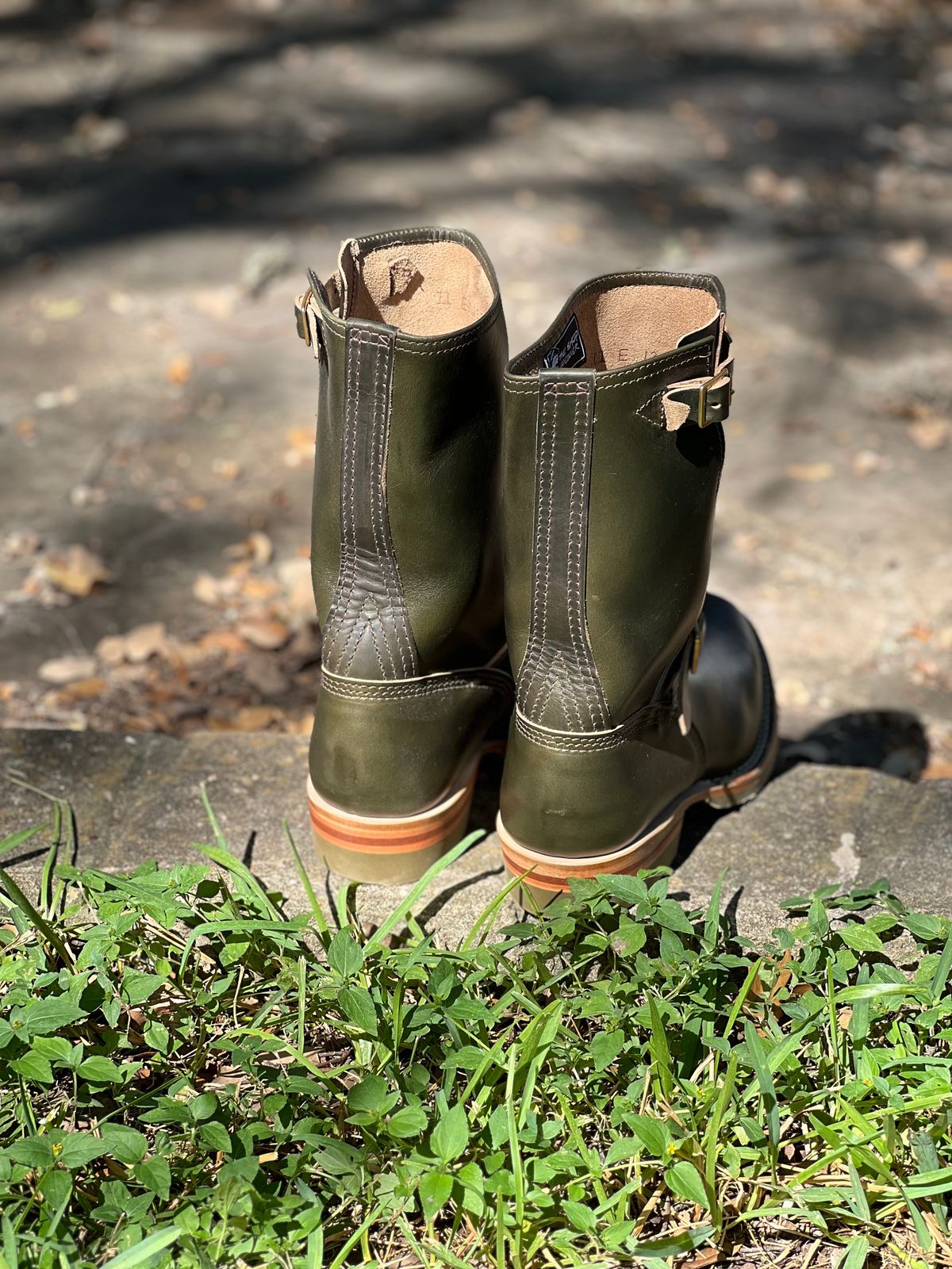 Photo by adriankgonzes on October 3, 2024 of the Wesco Mister Lou in Forest Green Chromexel.