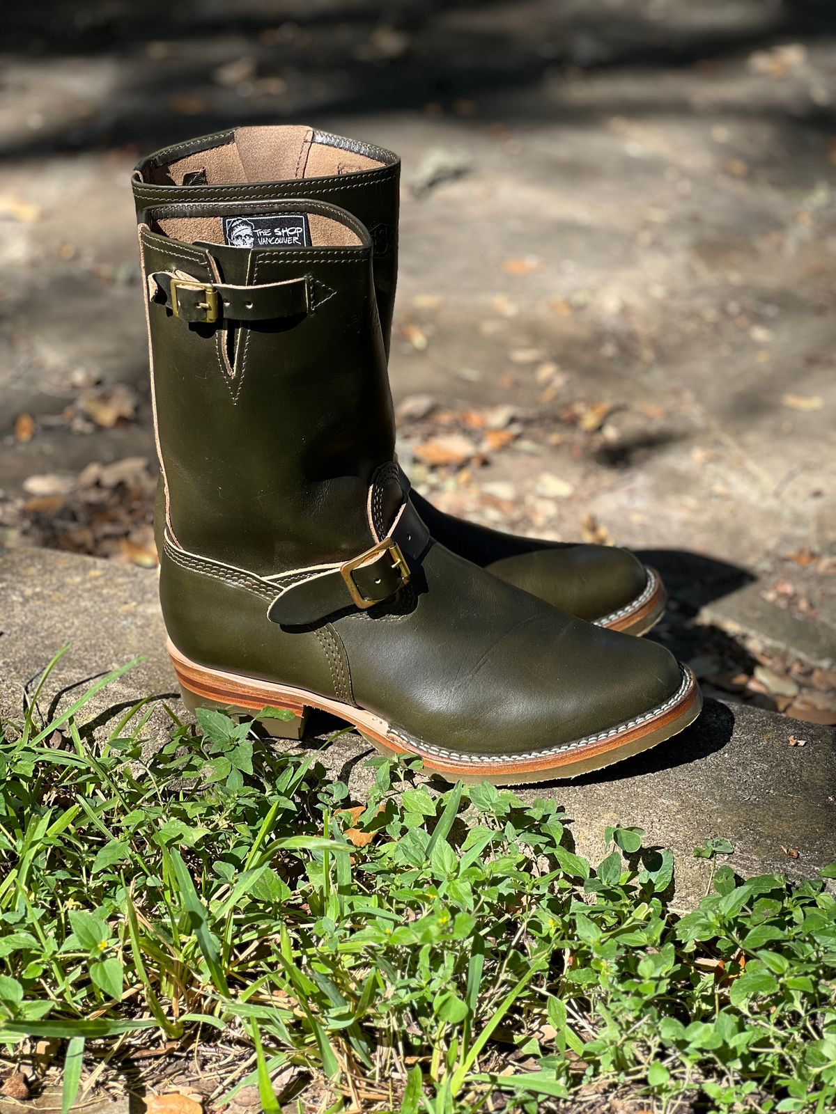 Photo by adriankgonzes on October 3, 2024 of the Wesco Mister Lou in Forest Green Chromexel.