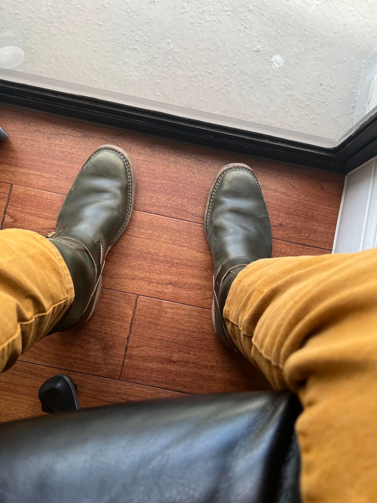 Photo by adriankgonzes on October 19, 2024 of the Wesco Mister Lou in Forest Green Chromexel.