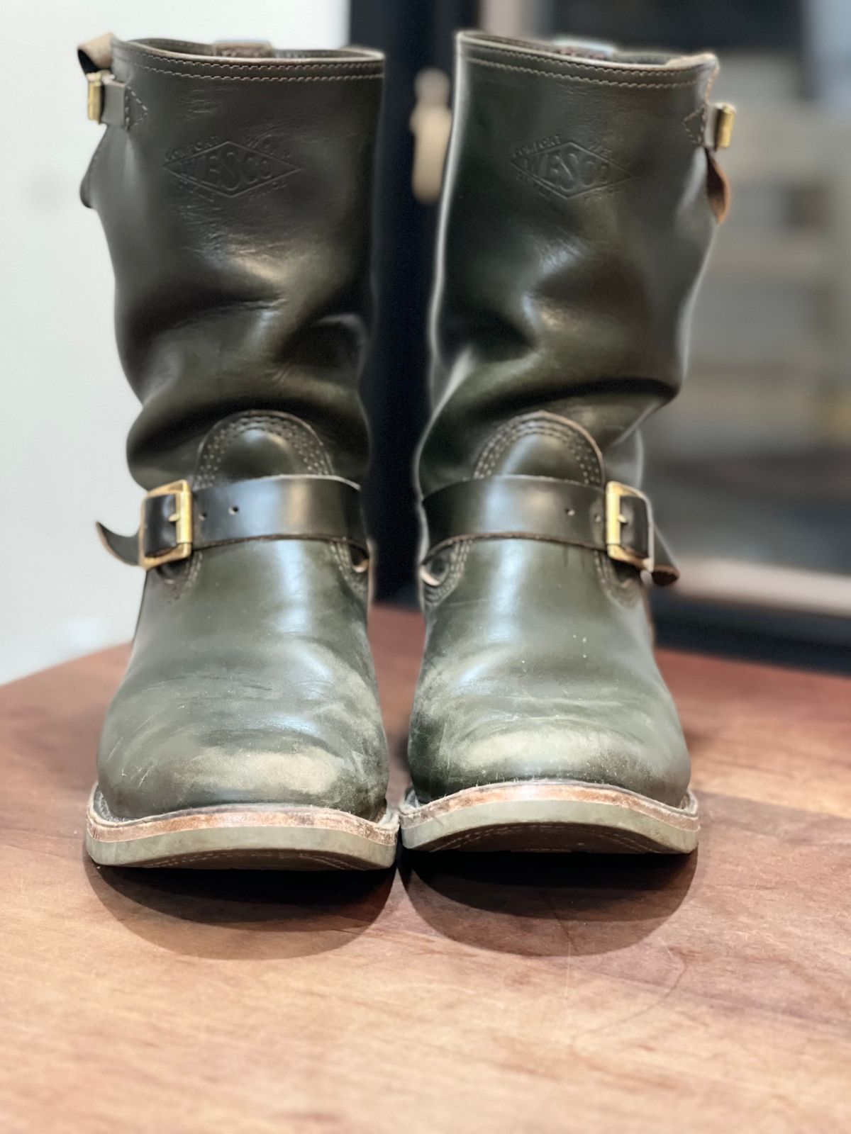 Photo by adriankgonzes on November 5, 2024 of the Wesco Mister Lou in Forest Green Chromexel.