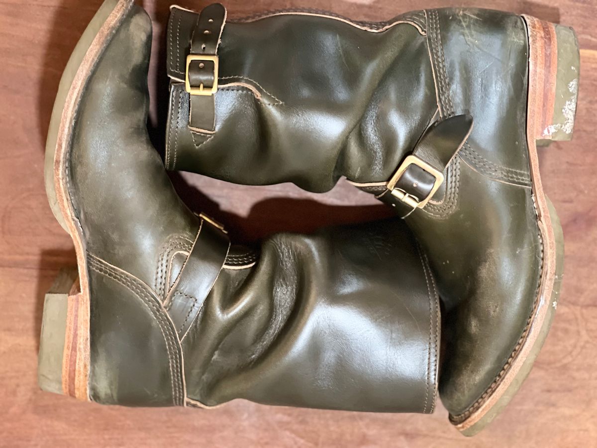 Photo by adriankgonzes on November 5, 2024 of the Wesco Mister Lou in Forest Green Chromexel.