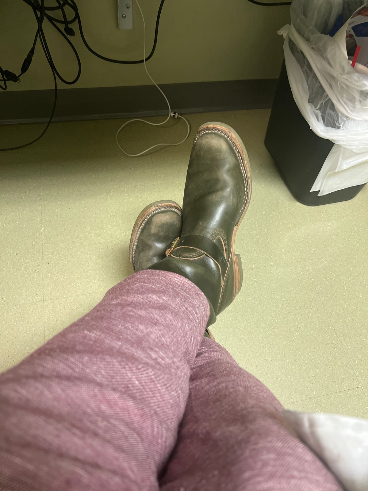 Photo by adriankgonzes on November 22, 2024 of the Wesco Mister Lou in Forest Green Chromexel.