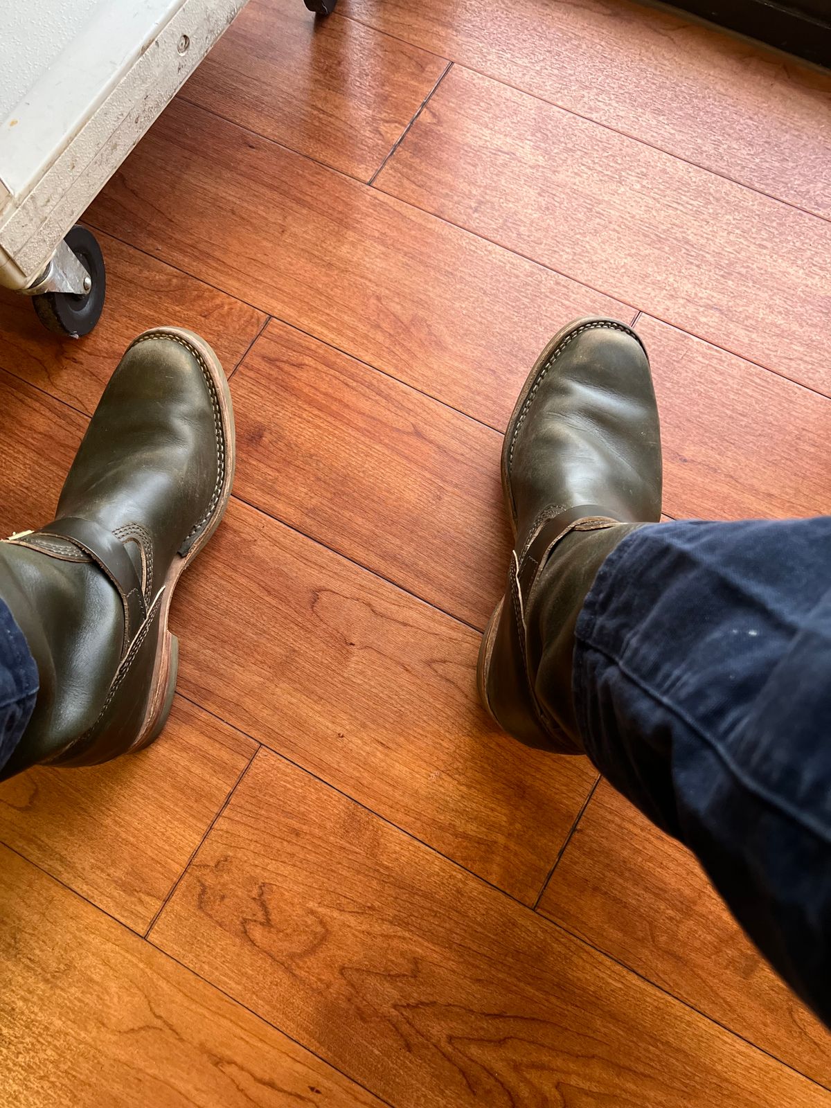 Photo by adriankgonzes on November 30, 2024 of the Wesco Mister Lou in Forest Green Chromexel.