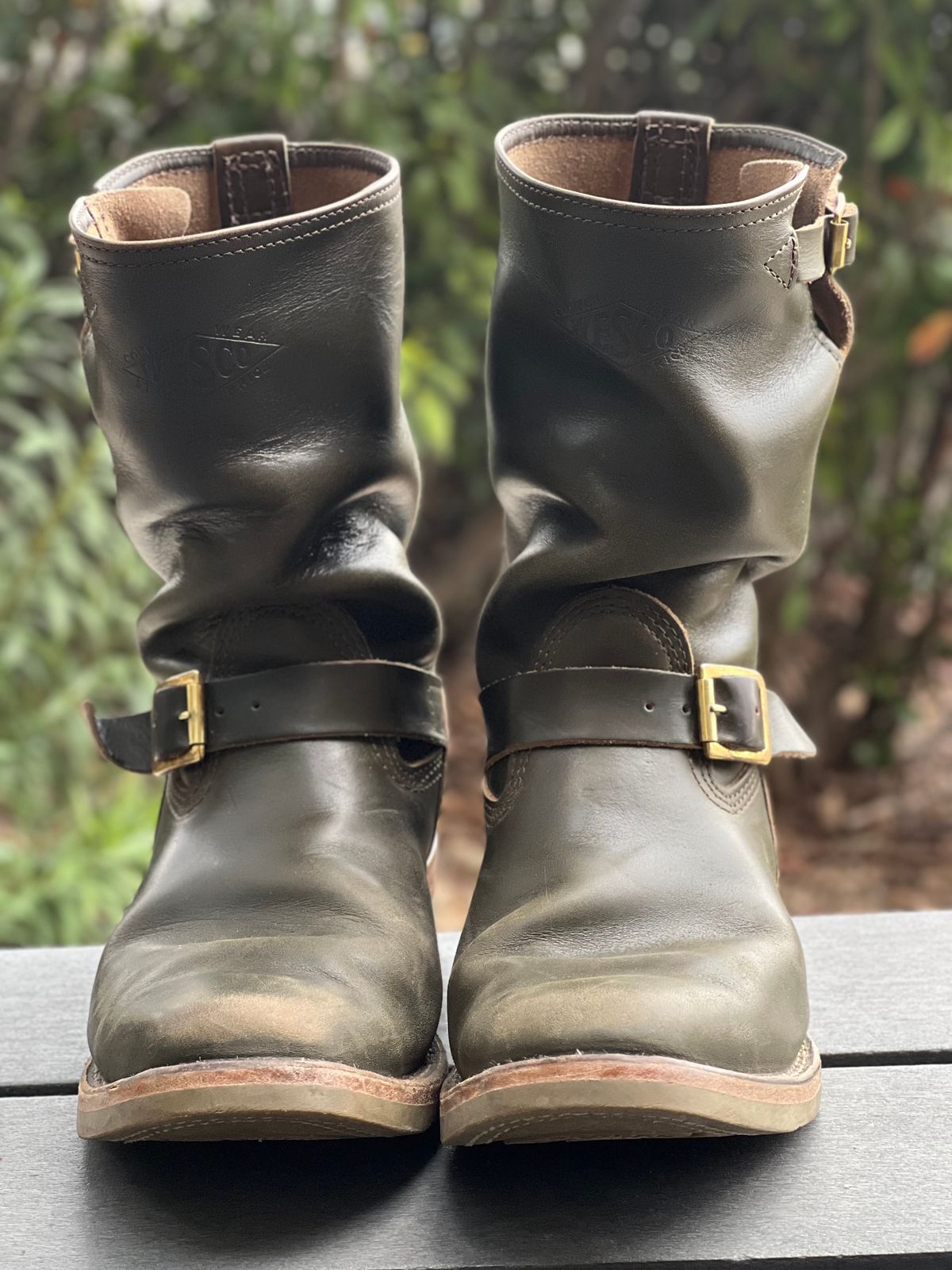 Photo by adriankgonzes on December 1, 2024 of the Wesco Mister Lou in Forest Green Chromexel.