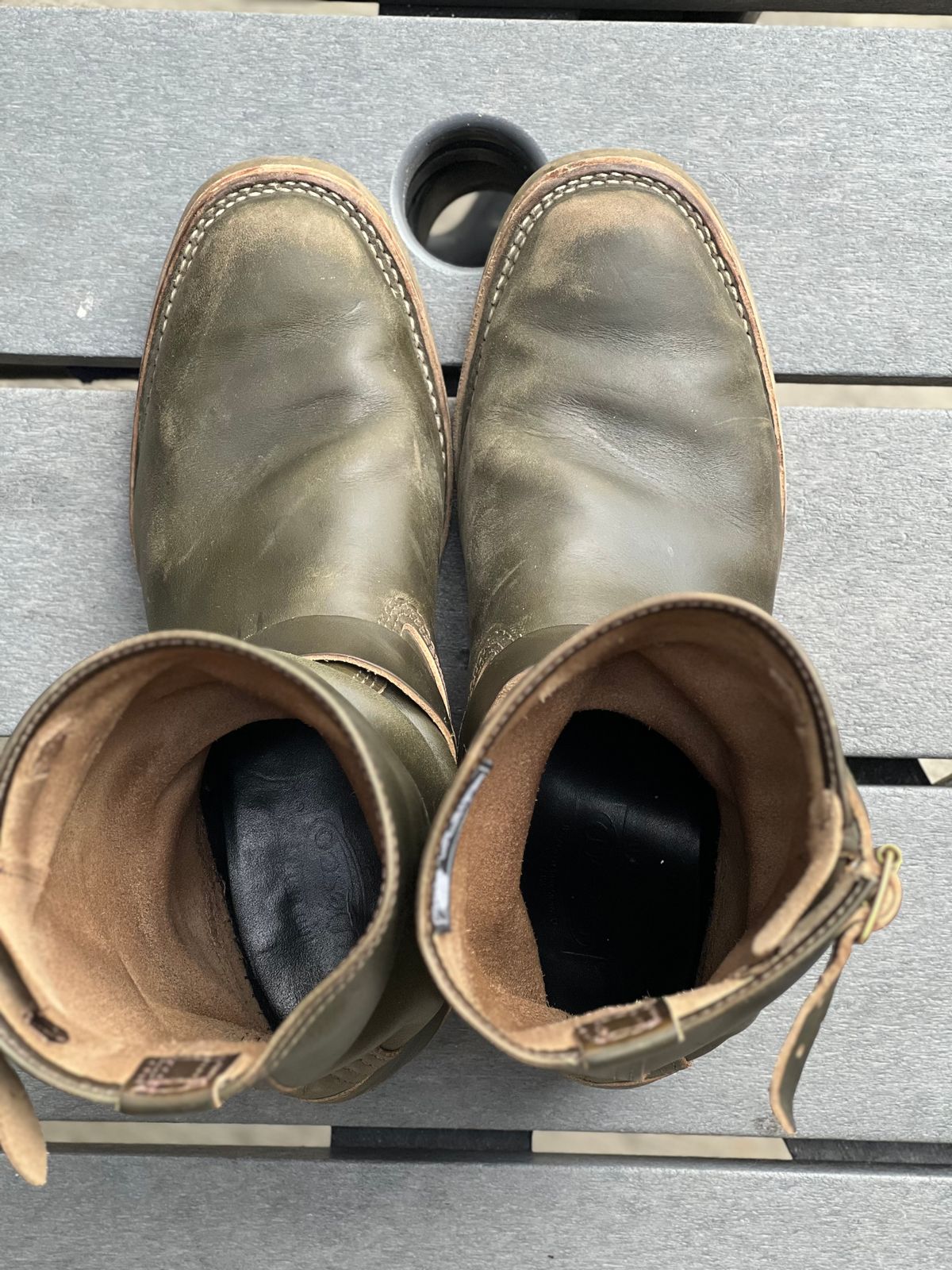 Photo by adriankgonzes on December 1, 2024 of the Wesco Mister Lou in Forest Green Chromexel.