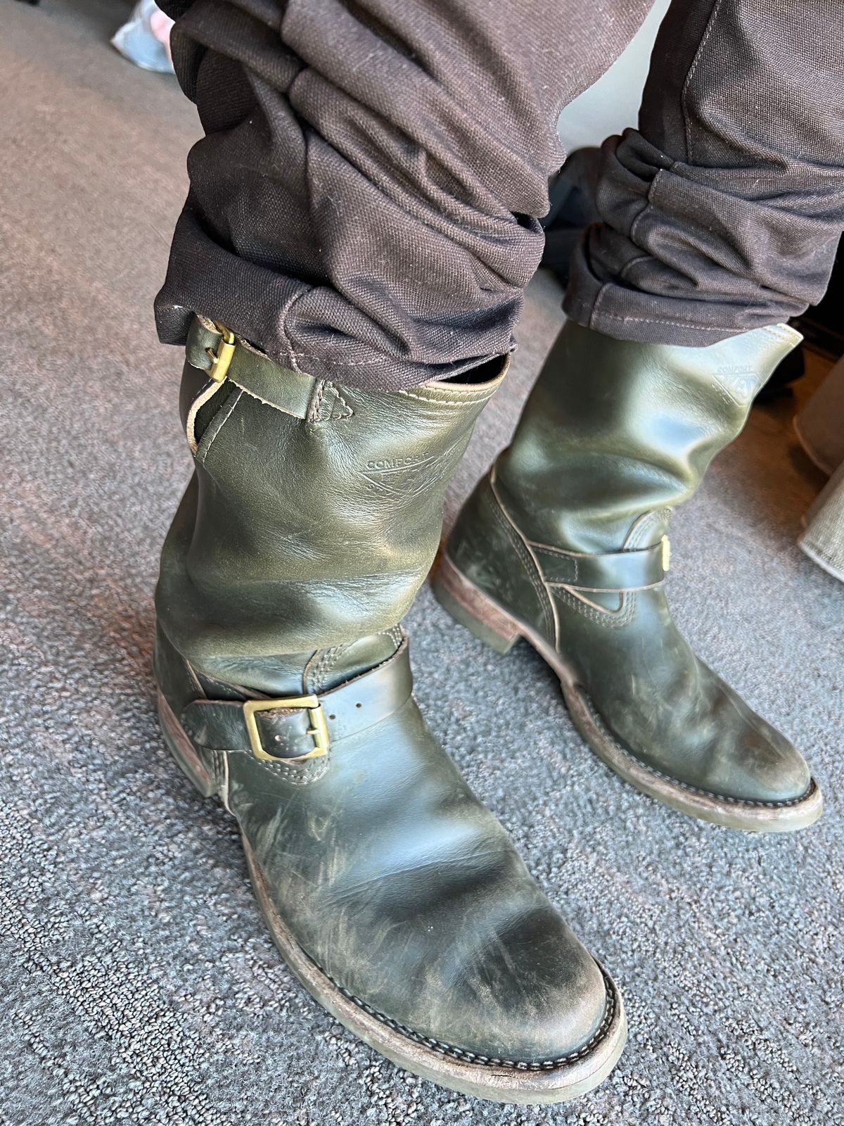 Photo by adriankgonzes on December 21, 2024 of the Wesco Mister Lou in Forest Green Chromexel.