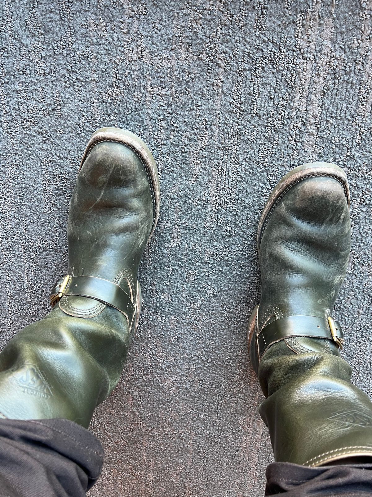 Photo by adriankgonzes on December 21, 2024 of the Wesco Mister Lou in Forest Green Chromexel.