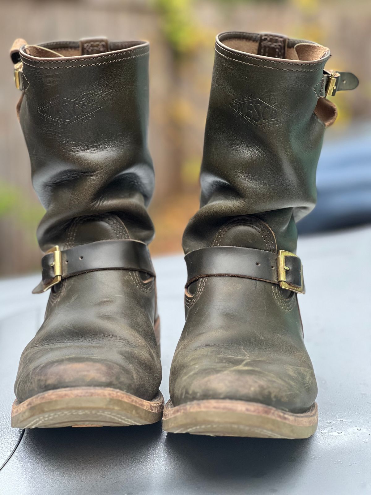 Photo by adriankgonzes on January 5, 2025 of the Wesco Mister Lou in Forest Green Chromexel.