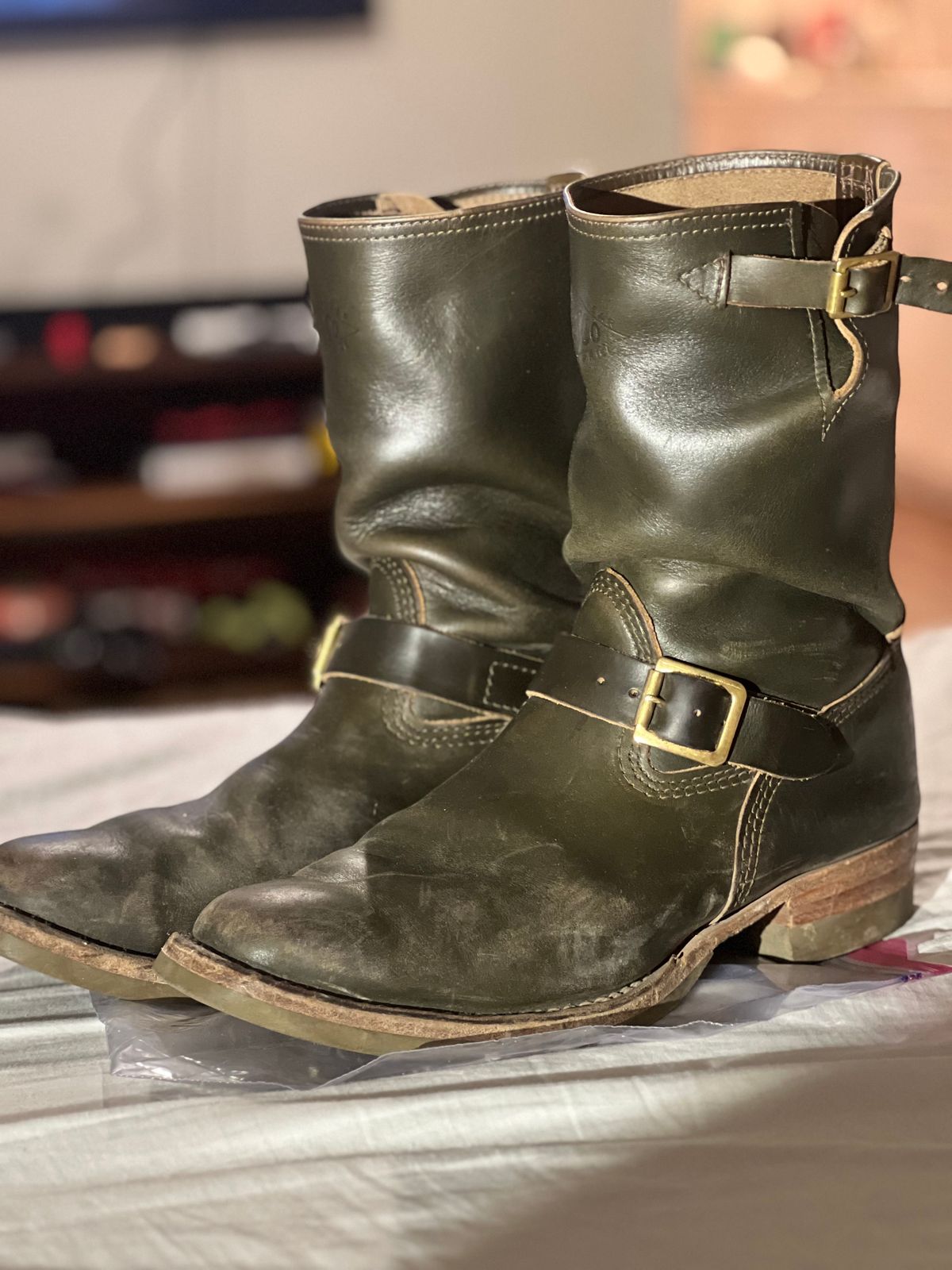 Photo by adriankgonzes on February 6, 2025 of the Wesco Mister Lou in Forest Green Chromexel.