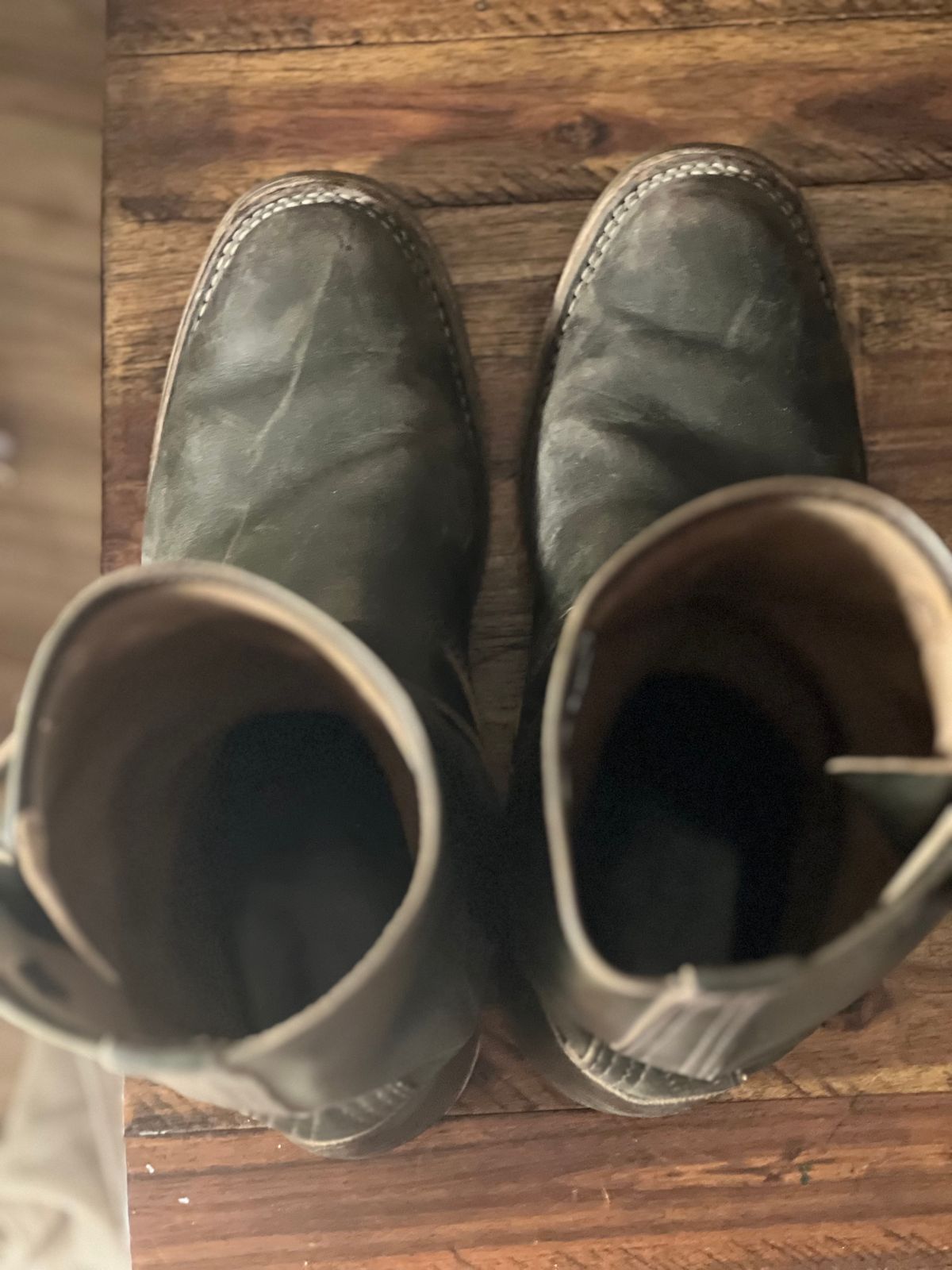 Photo by adriankgonzes on February 6, 2025 of the Wesco Mister Lou in Forest Green Chromexel.