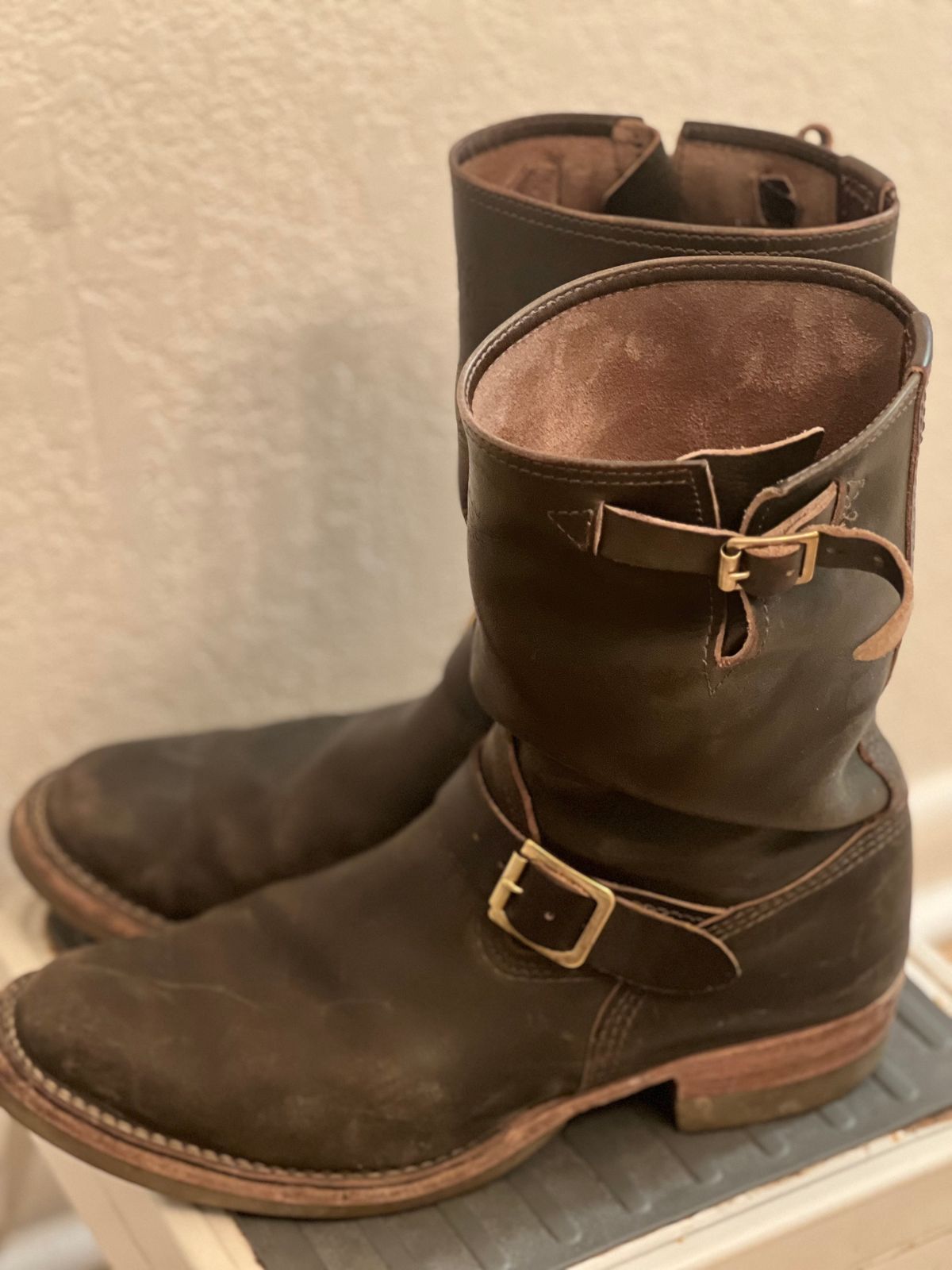 Photo by adriankgonzes on March 4, 2025 of the Wesco Mister Lou in Forest Green Chromexel.