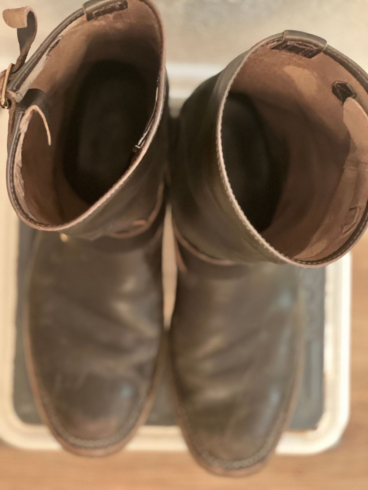 Photo by adriankgonzes on March 4, 2025 of the Wesco Mister Lou in Forest Green Chromexel.