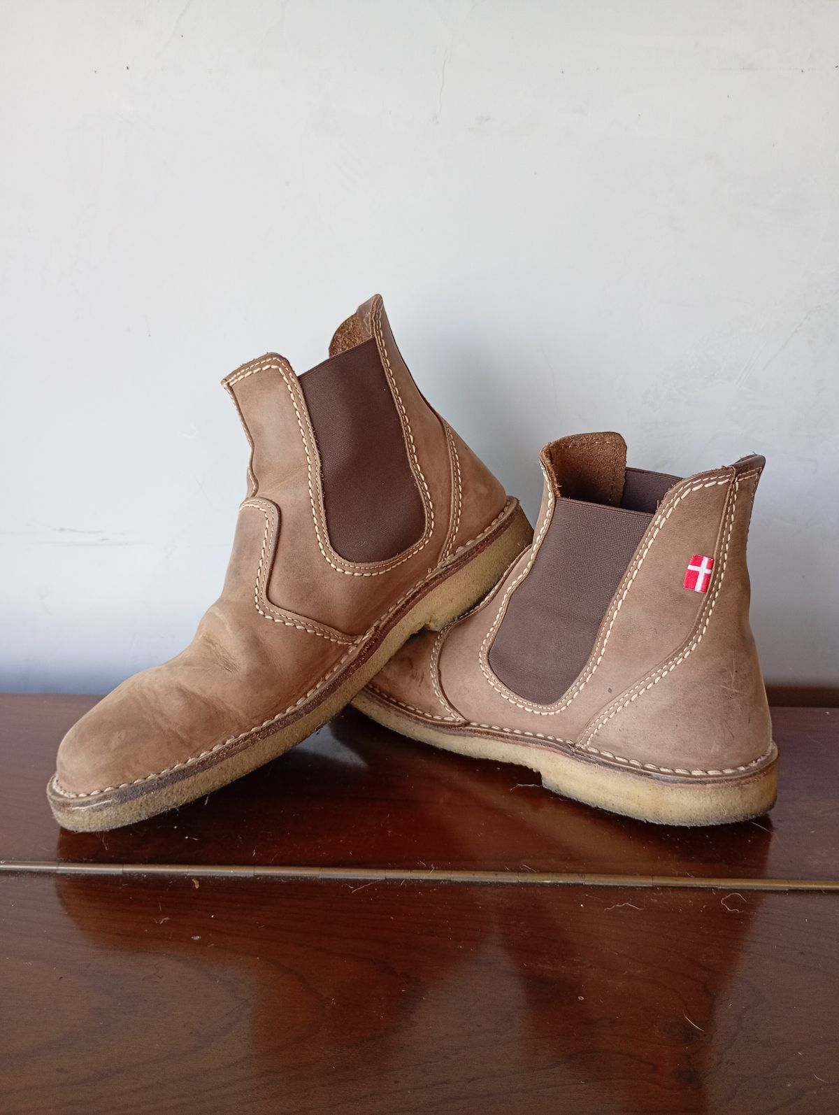 Photo by willisca on December 5, 2025 of the Duckfeet Roskilde in Terracare Cocoa.