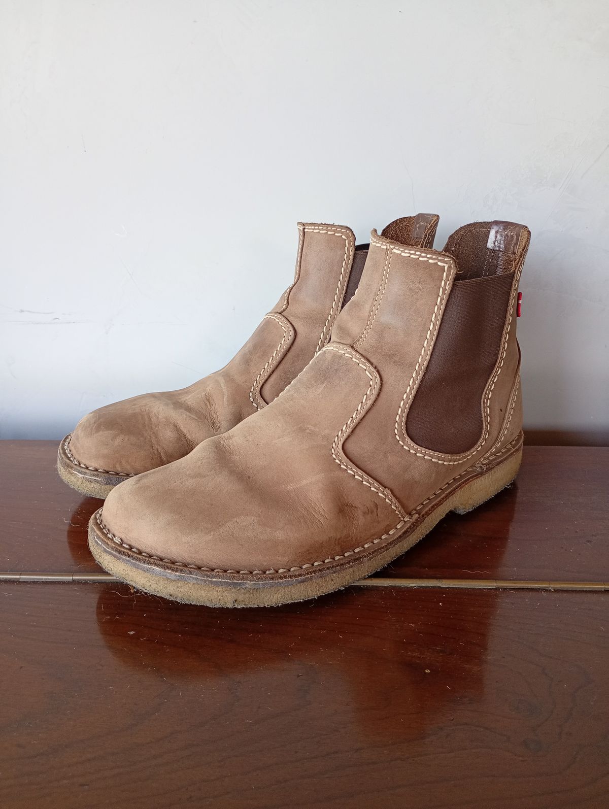 Photo by willisca on December 5, 2025 of the Duckfeet Roskilde in Terracare Cocoa.