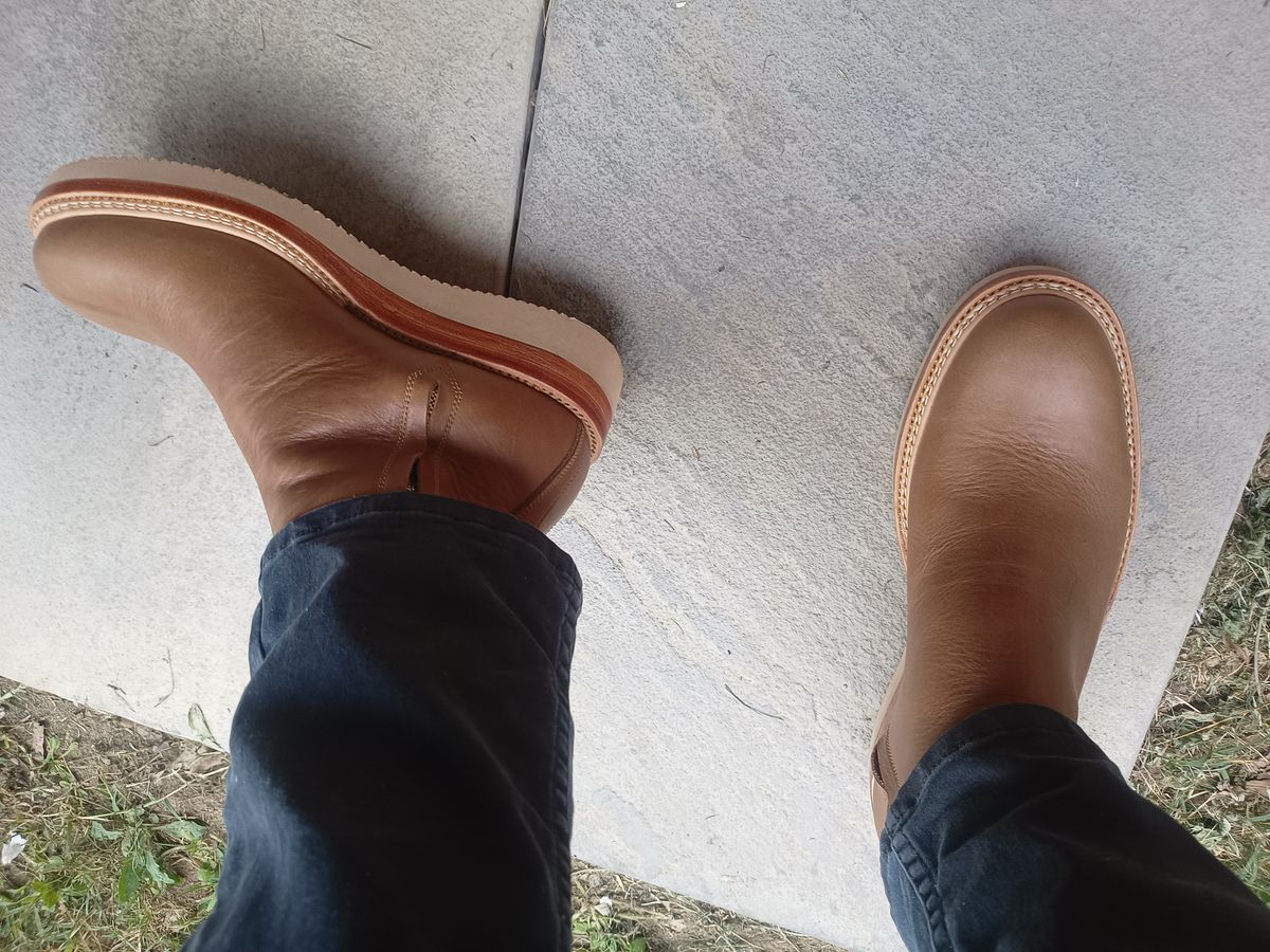 Photo by repk85 on June 16, 2025 of the Fortis Boots Side Zip in Horween Natural Chromexcel.