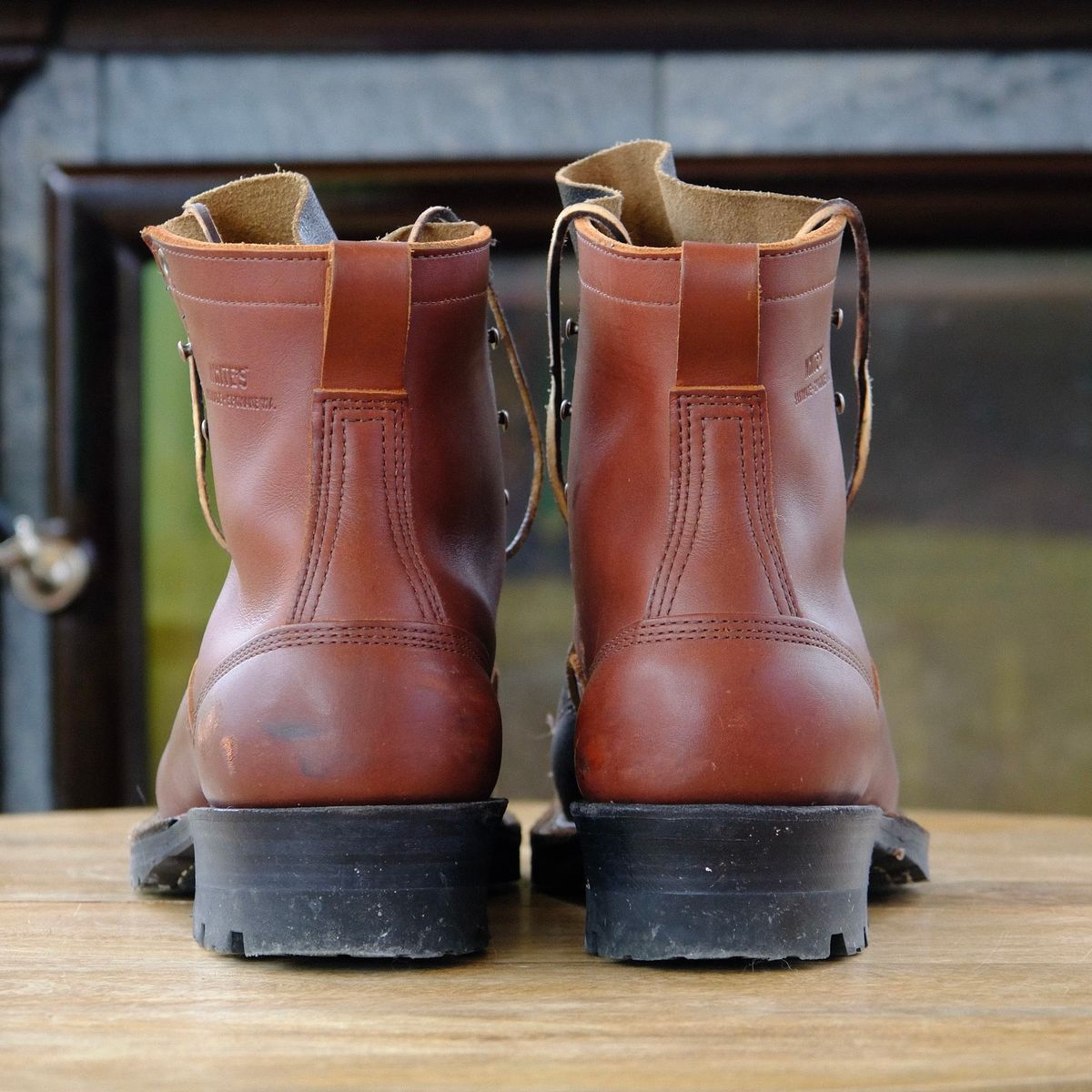 Photo by stitchdown_collabs on December 6, 2024 of the White's Whites X Stitchdown Cliff Boot in Seidel Red Dog Oil Tan & Horween Black Waxed Flesh.