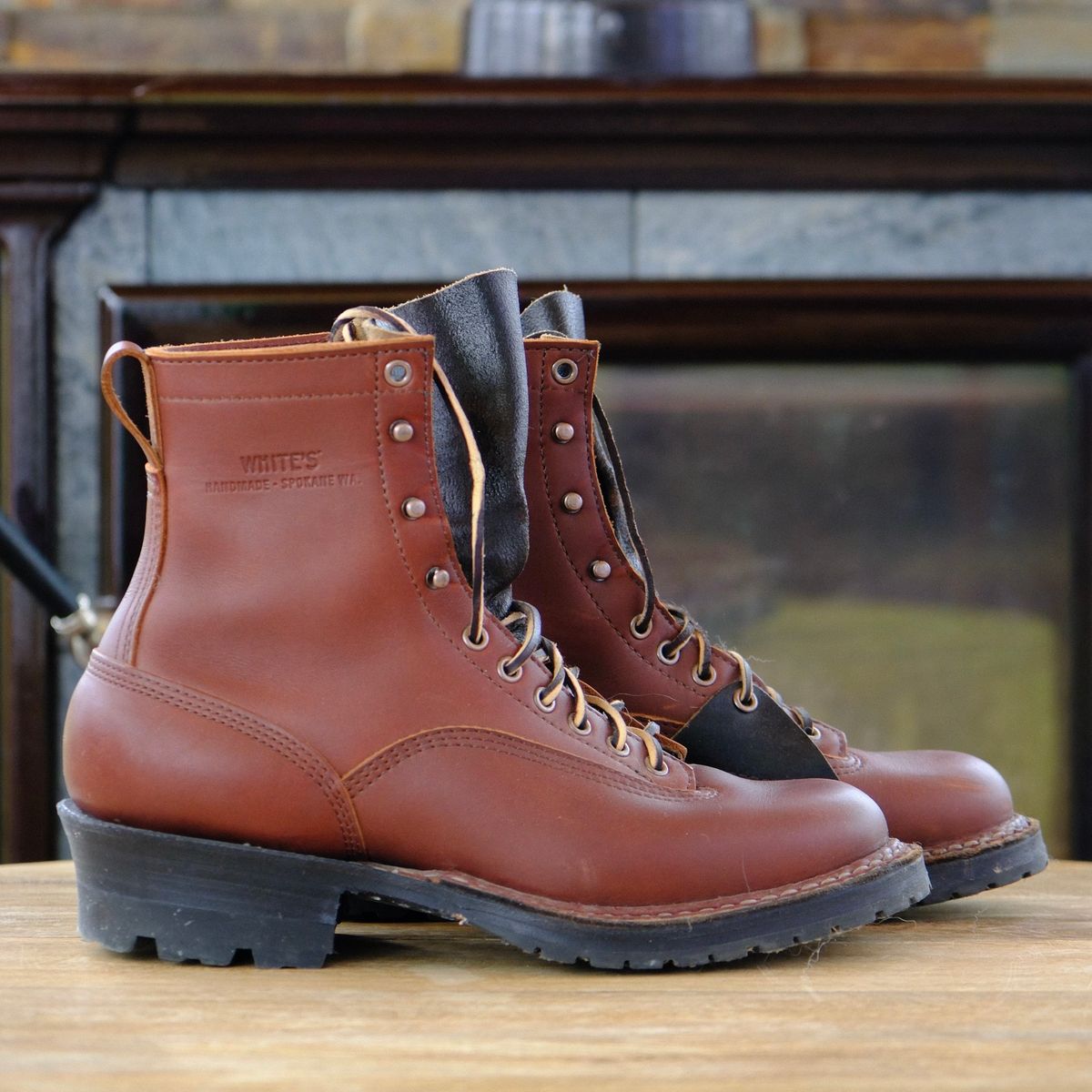 Photo by stitchdown_collabs on December 6, 2024 of the White's Whites X Stitchdown Cliff Boot in Seidel Red Dog Oil Tan & Horween Black Waxed Flesh.