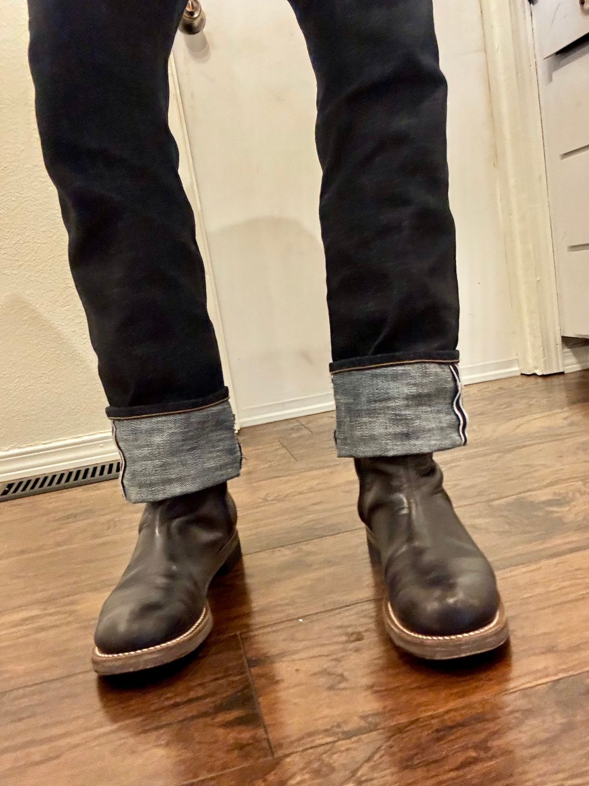 Photo by FingerWags on January 23, 2026 of the Rolling Dub Trio Casper Boot in Black Horse Front #1020.