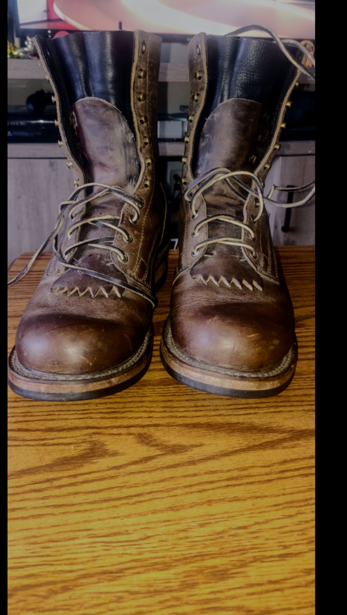 Photo by ducks_Drews on May 16, 2024 of the Drew's Boots 8-Inch Logger in Rowdy Smooth.