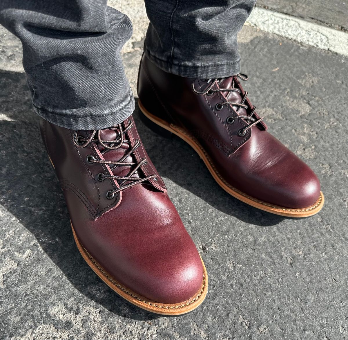 Photo by Mario357 on August 23, 2025 of the Red Wing Beckman in S.B. Foot Black Cherry Excalibur.