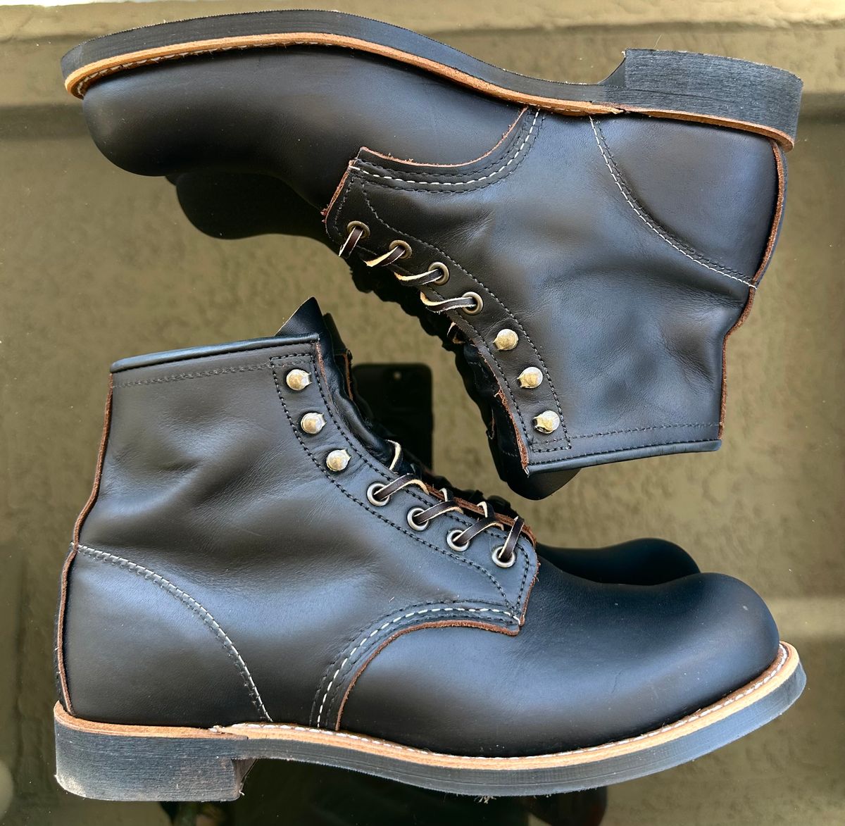 Photo by Mario357 on August 18, 2025 of the Red Wing Blacksmith in Black Prarie Leather.