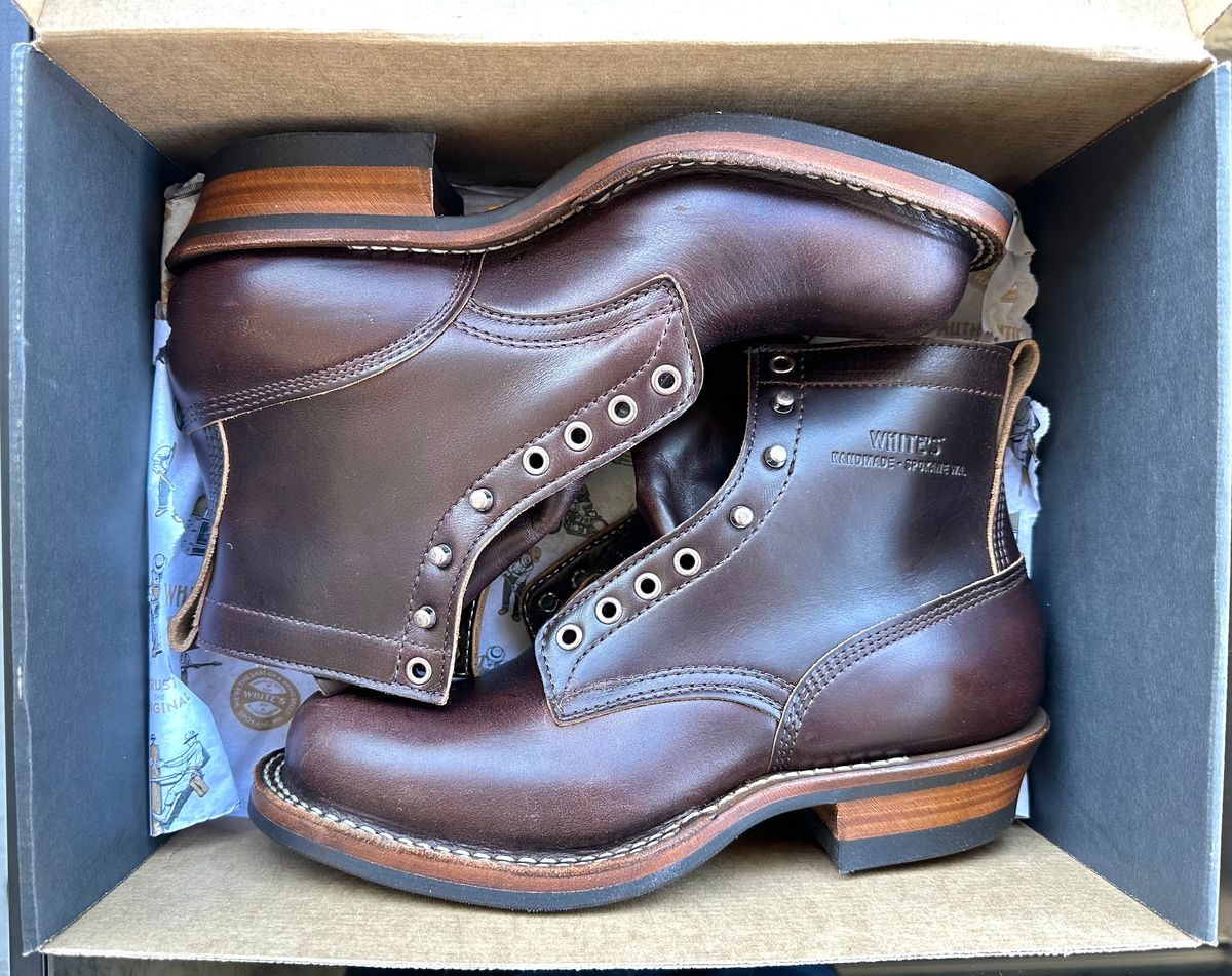 Photo by Mario357 on December 6, 2025 of the White's C350 Cruiser in Seidel Brown Double Shot.