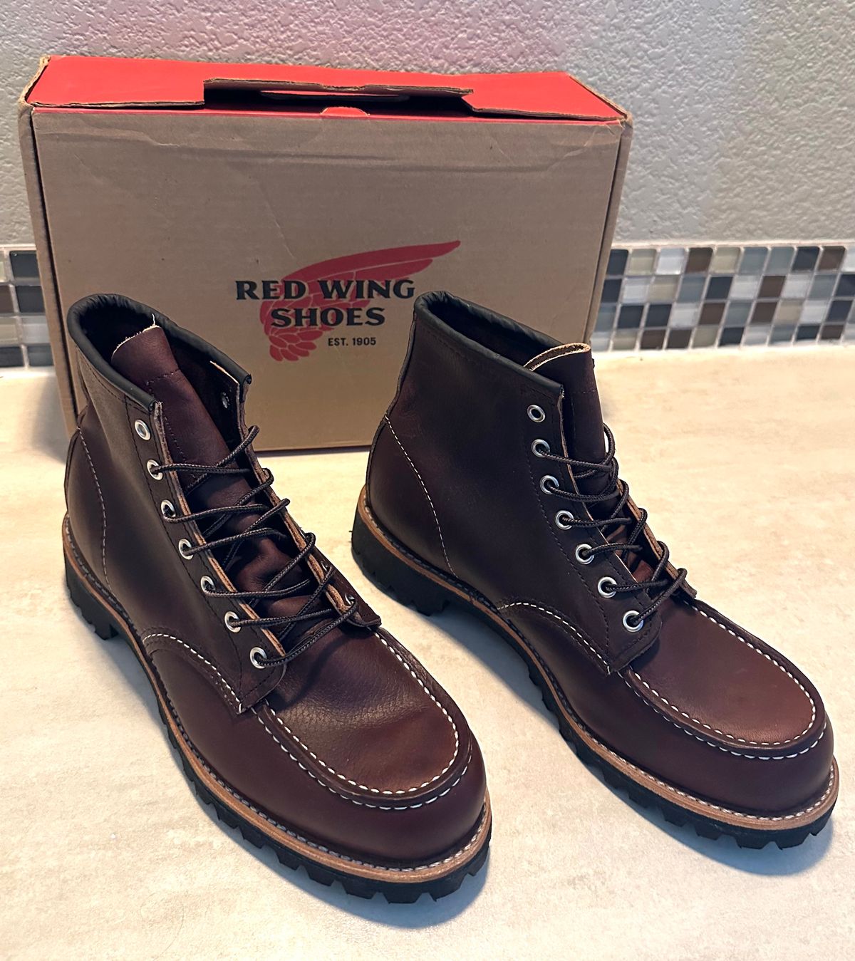 Photo by Mario357 on September 5, 2025 of the Red Wing Roughneck in S.B. Foot Briar Oil Slick.