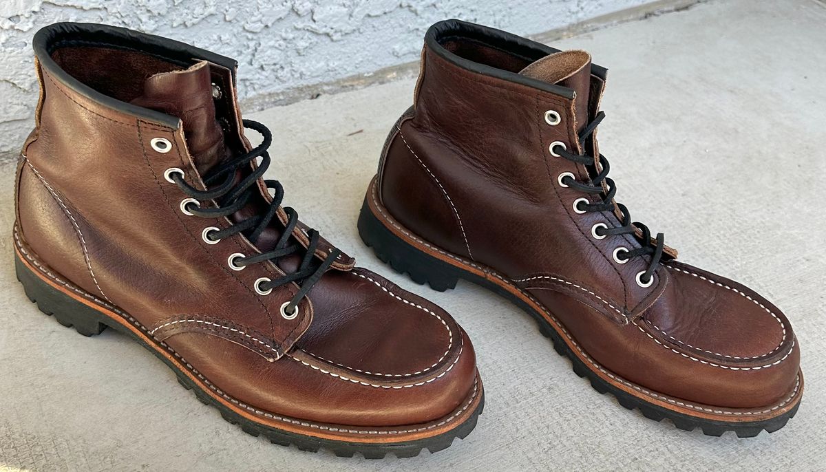 Photo by Mario357 on October 21, 2025 of the Red Wing Roughneck in S.B. Foot Briar Oil Slick.