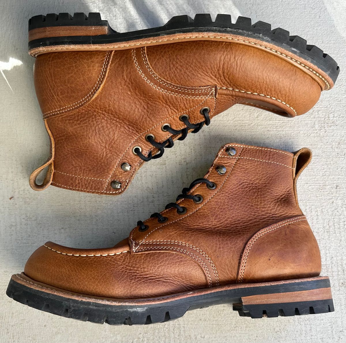 Photo by Mario357 on October 22, 2025 of the Truman Moc Toe in British Tan Grizzly.
