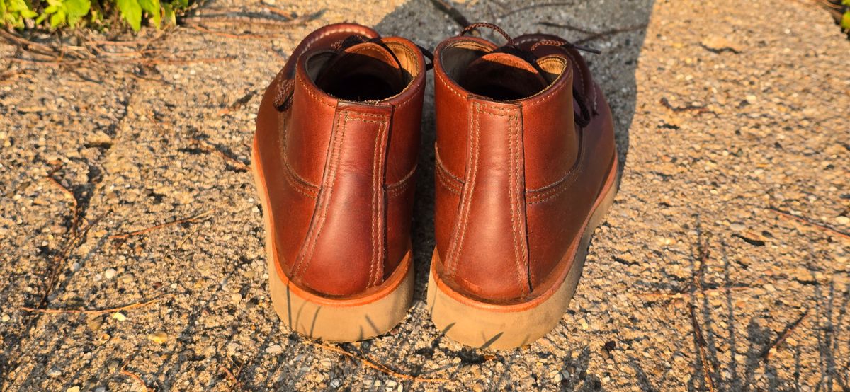 Photo by KingBama13 on June 10, 2025 of the Russell Moccasin Co. Russell Moccasin Co. / Chukka in Russell Moccasin Co. / Walnut Timberjack.