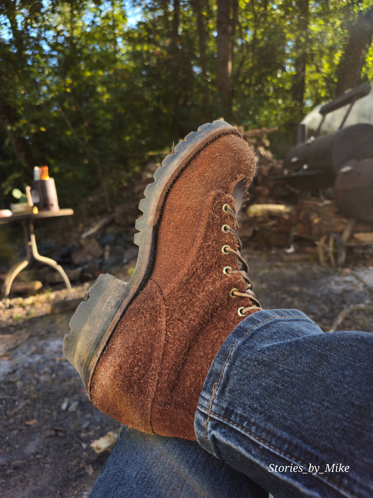 Photo by MTrump on October 19, 2024 of the Drew's Boots 10-inch LTT Roughout Logger in Brown Roughout.