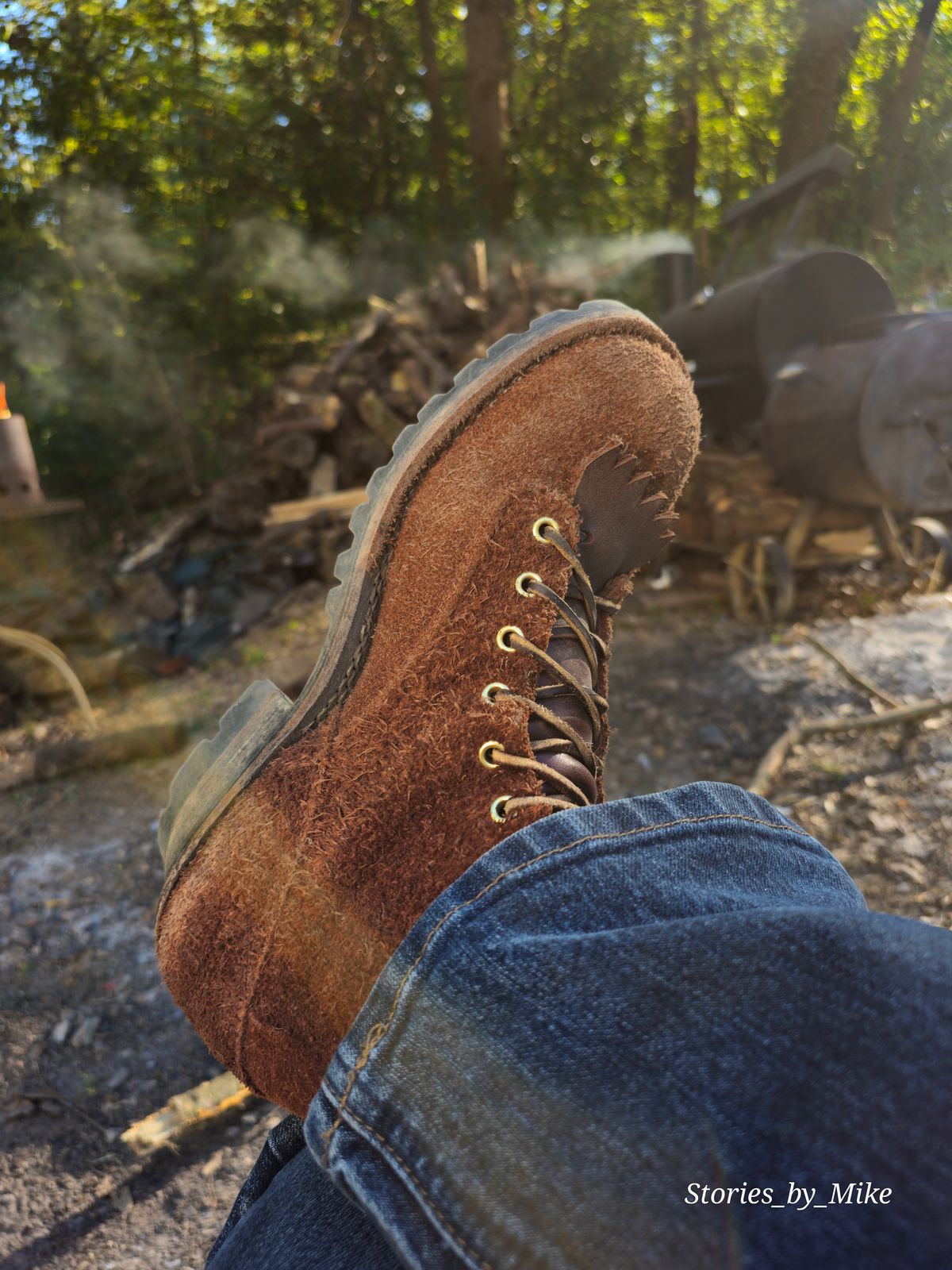 Photo by MTrump on October 19, 2024 of the Drew's Boots 10-inch LTT Roughout Logger in Brown Roughout.