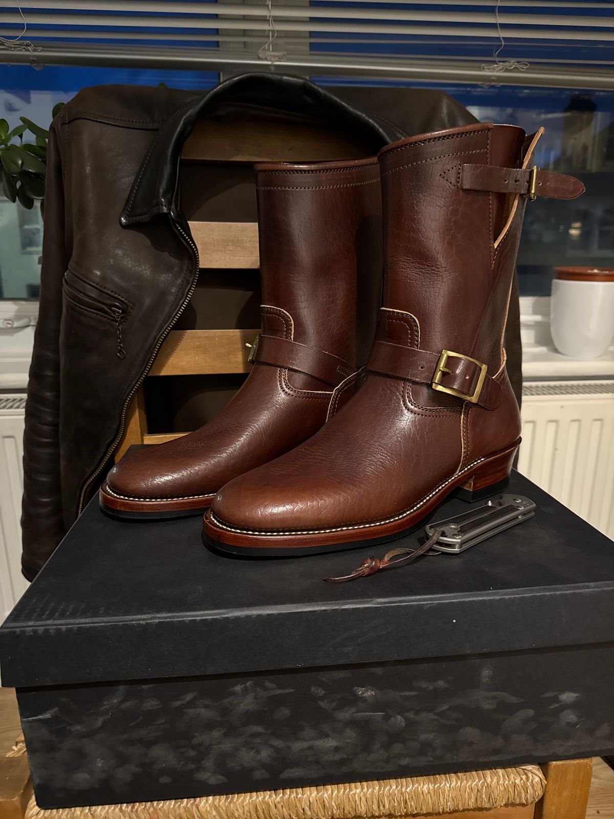 Photo by indigoworker on October 31, 2025 of the Benzein The Keeper 'Type 2' Engineer Boot in Horween Horsehide Overdyed Dark Brown.