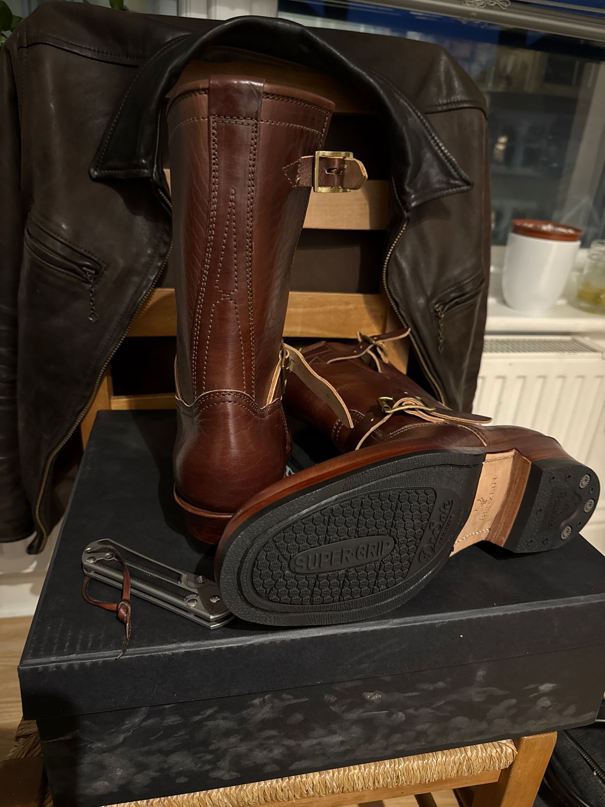 Photo by indigoworker on October 31, 2025 of the Benzein The Keeper 'Type 2' Engineer Boot in Horween Horsehide Overdyed Dark Brown.