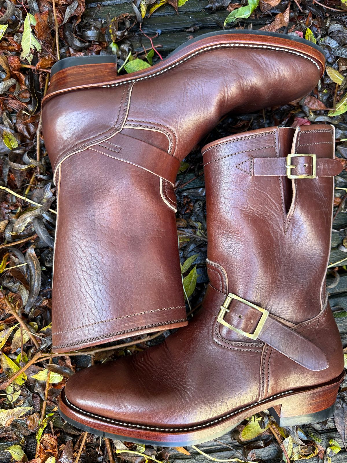 Photo by indigoworker on November 2, 2025 of the Benzein The Keeper 'Type 2' Engineer Boot in Shinki Natural Oiled Horsebutt Overdyed Brown.