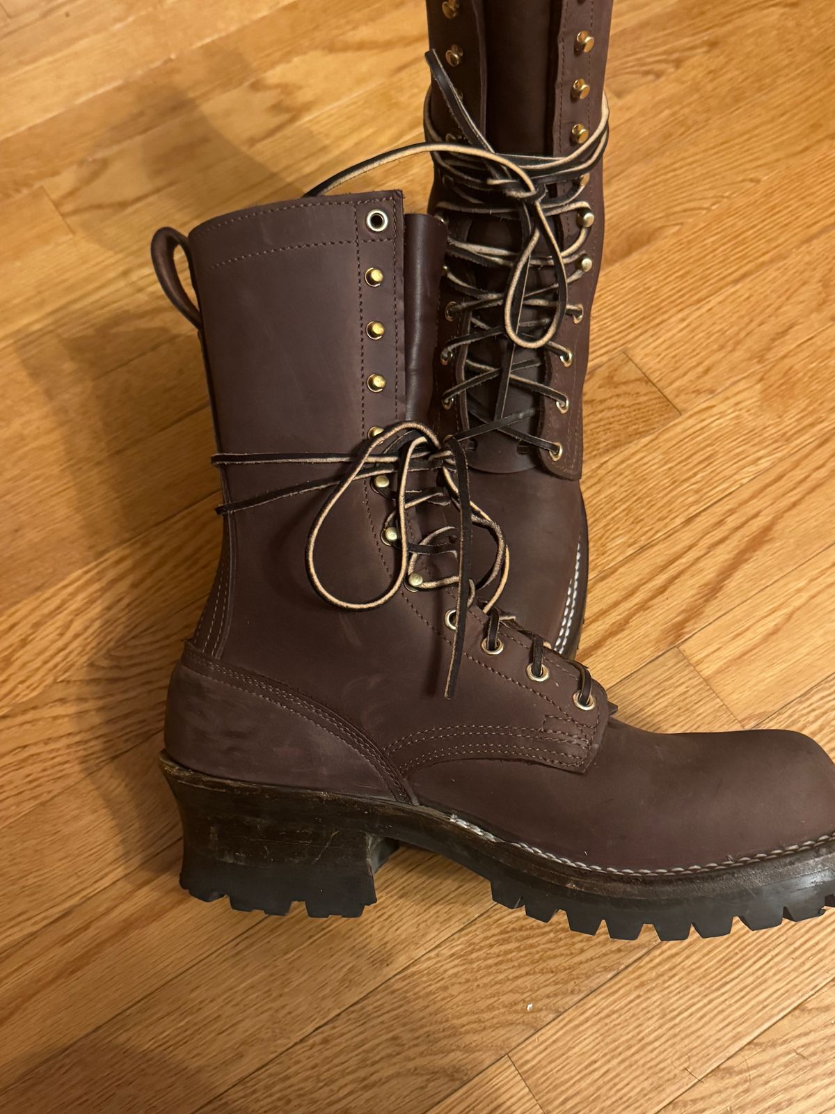 Photo by cleofus on January 31, 2025 of the Nick’s Handmade Boots Builder Pros in 1964 Mahogany.