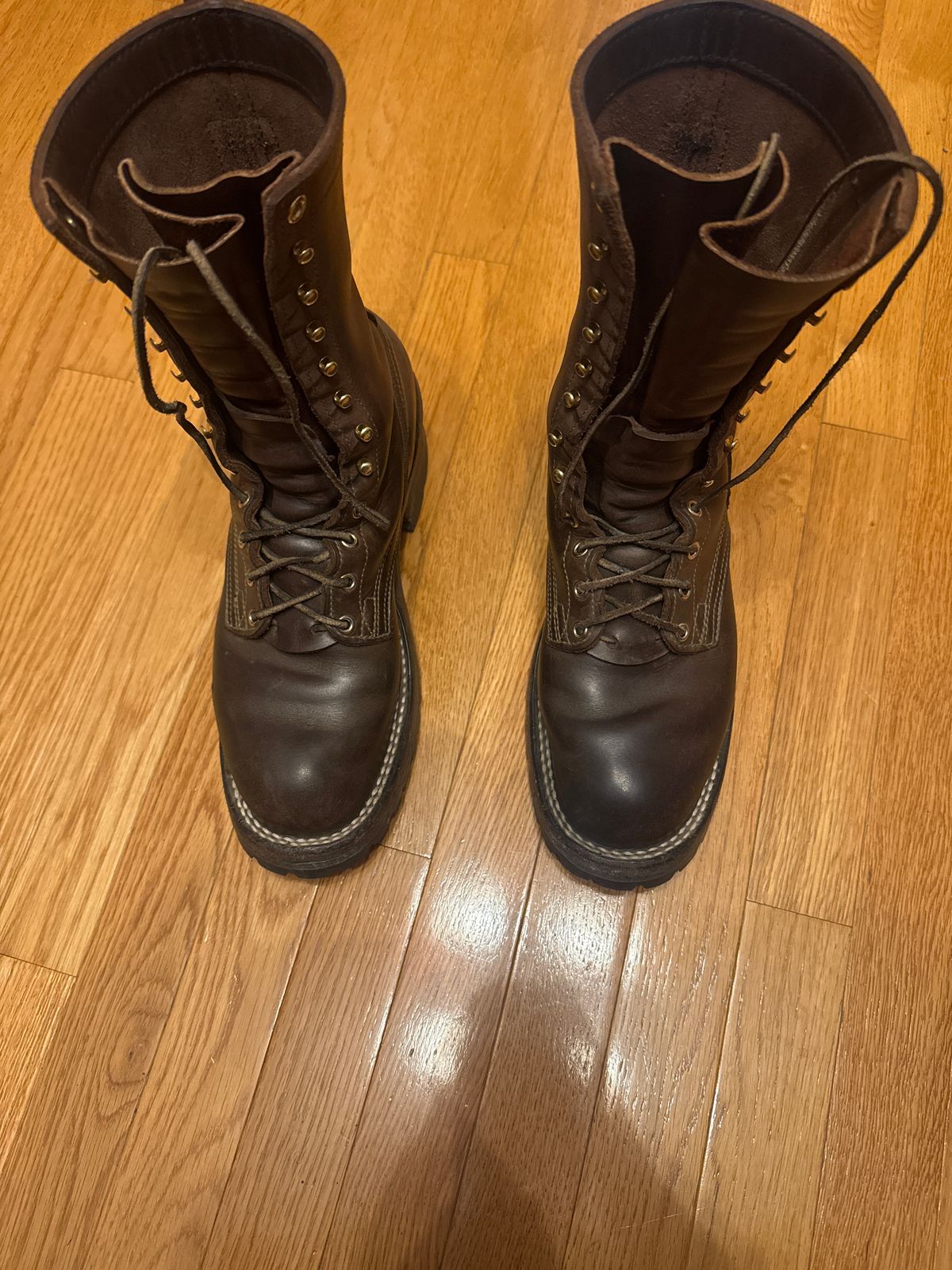 Photo by cleofus on October 1, 2025 of the Nick’s Handmade Boots Builder Pros in 1964 Mahogany.