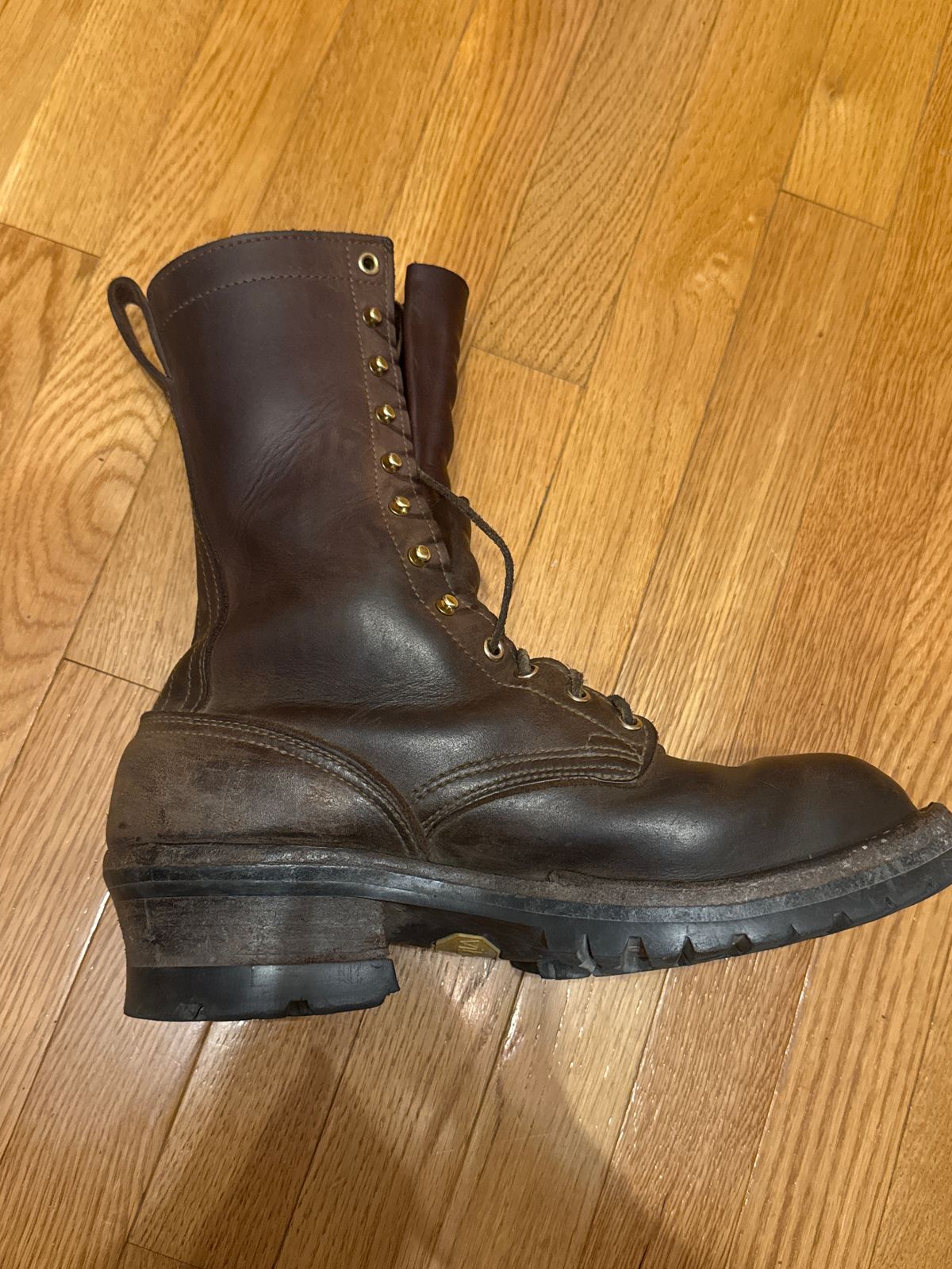 Photo by cleofus on October 1, 2025 of the Nick’s Handmade Boots Builder Pros in 1964 Mahogany.