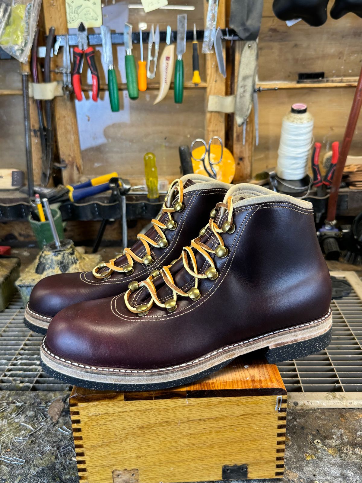 Photo by Limmer_Pat on October 1, 2024 of the Peter Limmer & Sons Custom Model in Seidel Oxblood Double Shot.