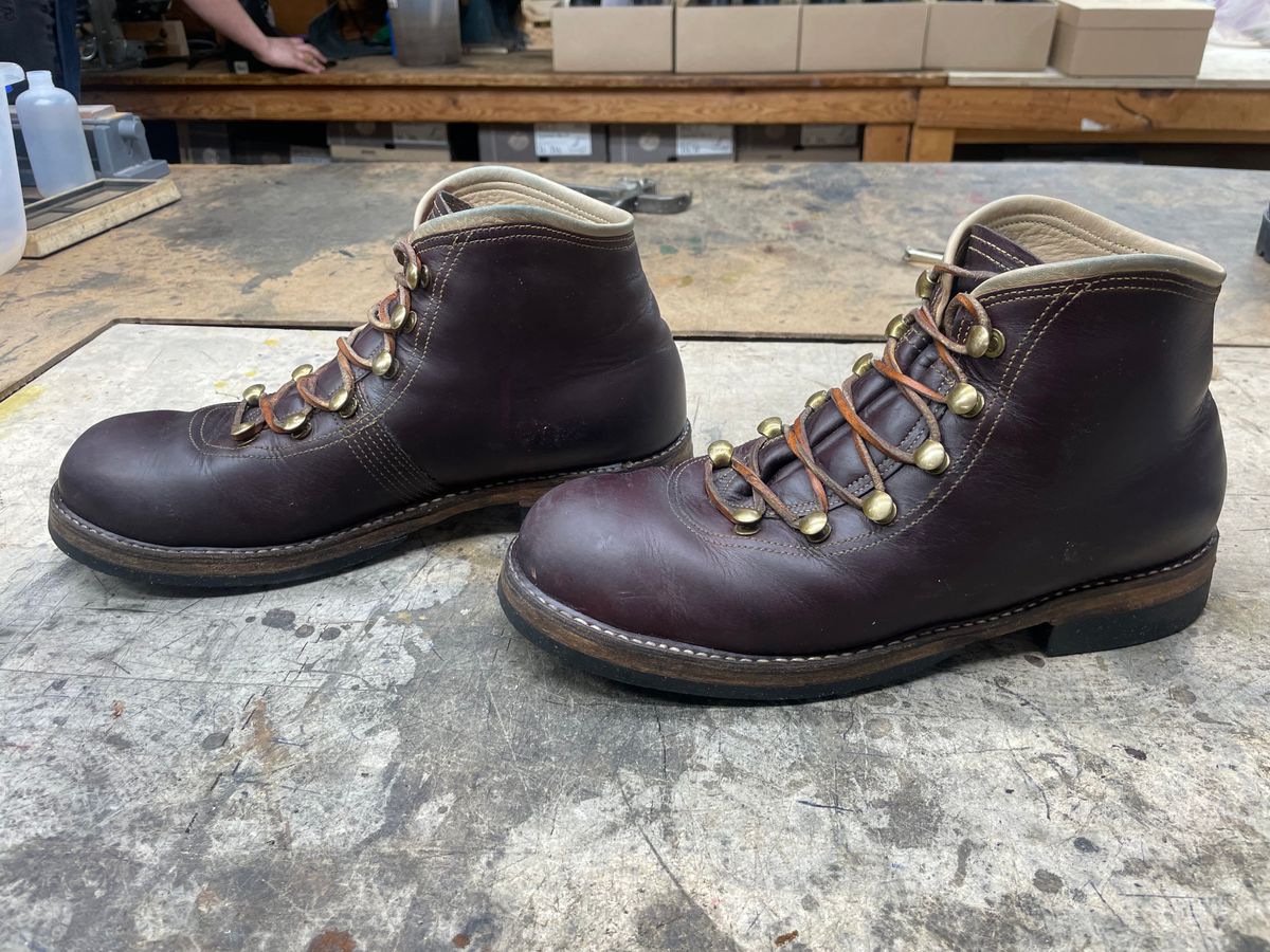 Photo by Limmer_Pat on January 3, 2025 of the Peter Limmer & Sons Custom Model in Seidel Oxblood Double Shot.