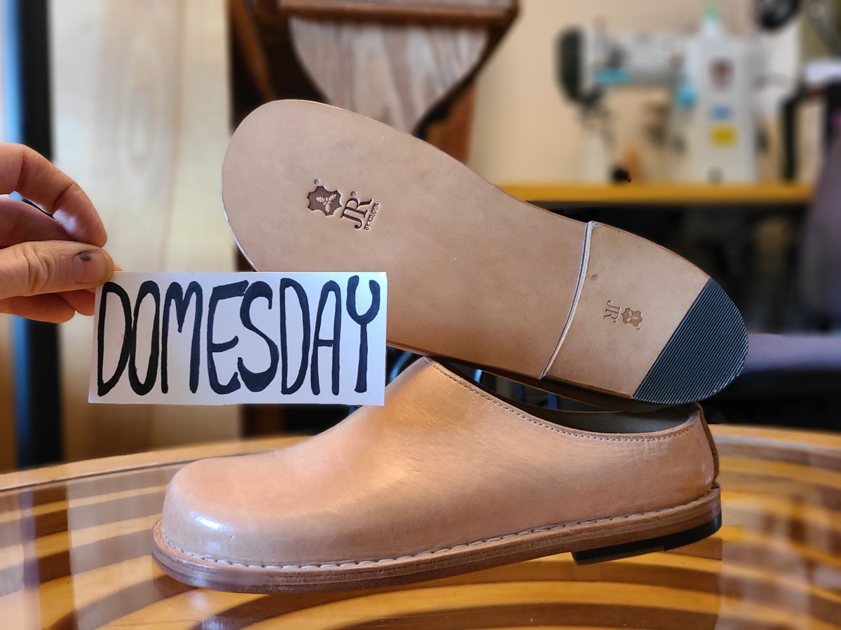 Photo by cobblerbud on October 1, 2024 of the Zak Waterlow Wholecut Veg Tan Leather Clog (Birkencrocz) in Tandy Oak-Leaf 5/6oz Natural Veg Tan.