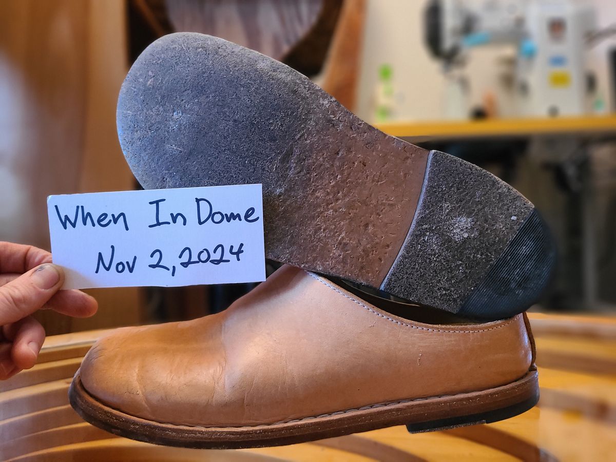 Photo by cobblerbud on November 2, 2024 of the Zak Waterlow Wholecut Veg Tan Leather Clog (Birkencrocz) in Tandy Oak-Leaf 5/6oz Natural Veg Tan.