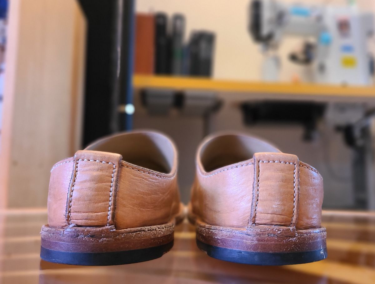 Photo by cobblerbud on January 2, 2025 of the Zak Waterlow Wholecut Veg Tan Leather Clog (Birkencrocz) in Tandy Oak-Leaf 5/6oz Natural Veg Tan.