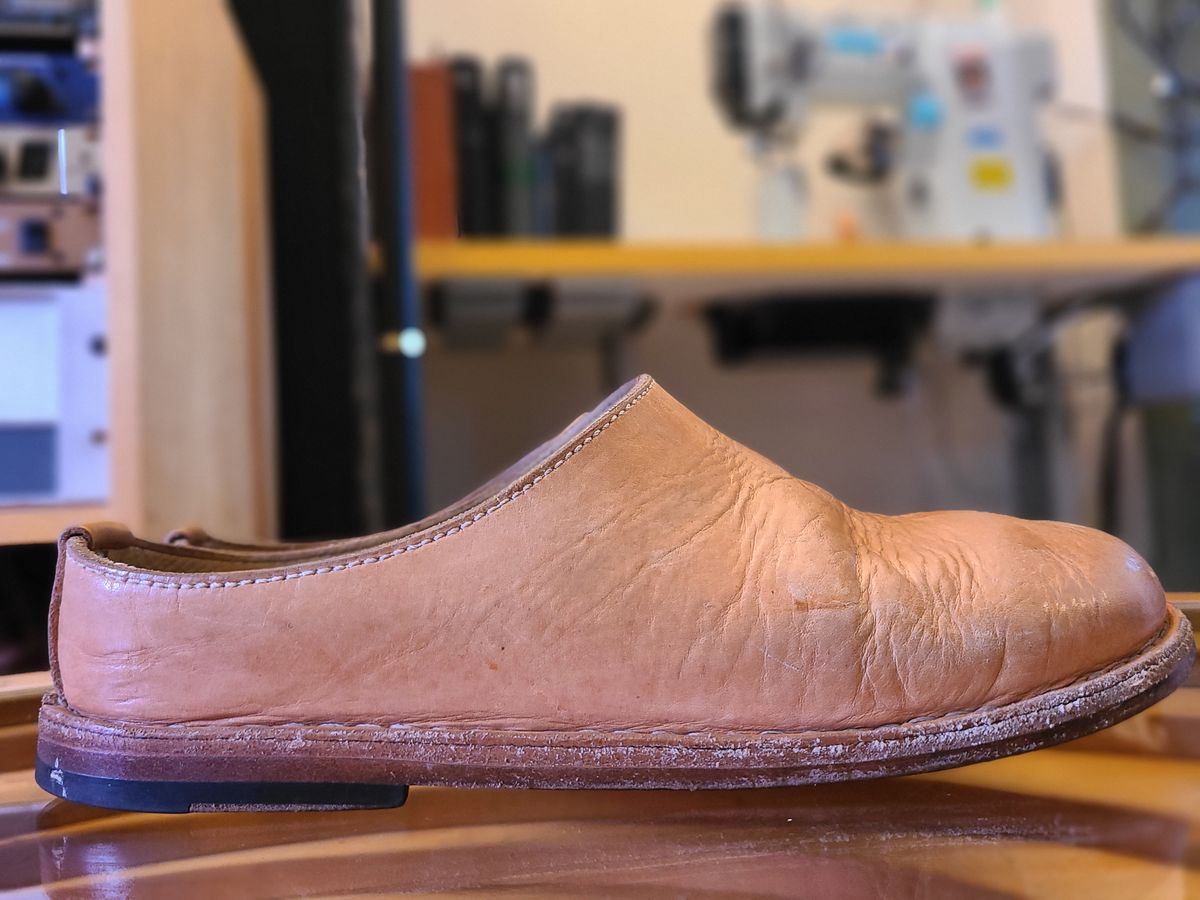 Photo by cobblerbud on January 2, 2025 of the Zak Waterlow Wholecut Veg Tan Leather Clog (Birkencrocz) in Tandy Oak-Leaf 5/6oz Natural Veg Tan.